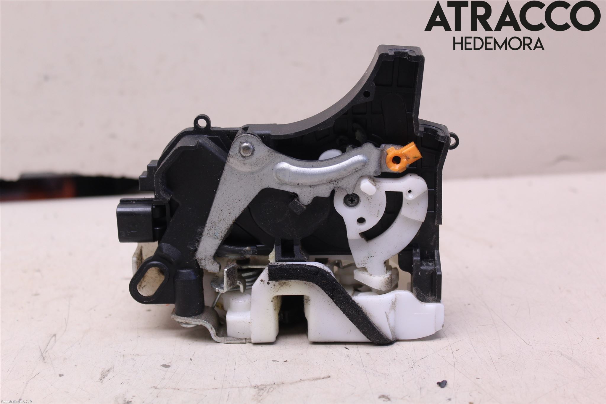 Mitsubishi L200 06-15 Låskista-Dörrlås