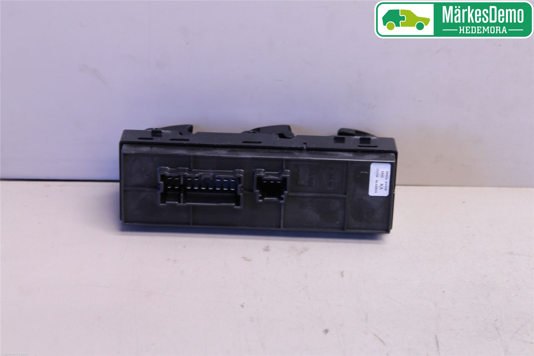 Nissan JUKE 10-14 Strömställare Elhiss