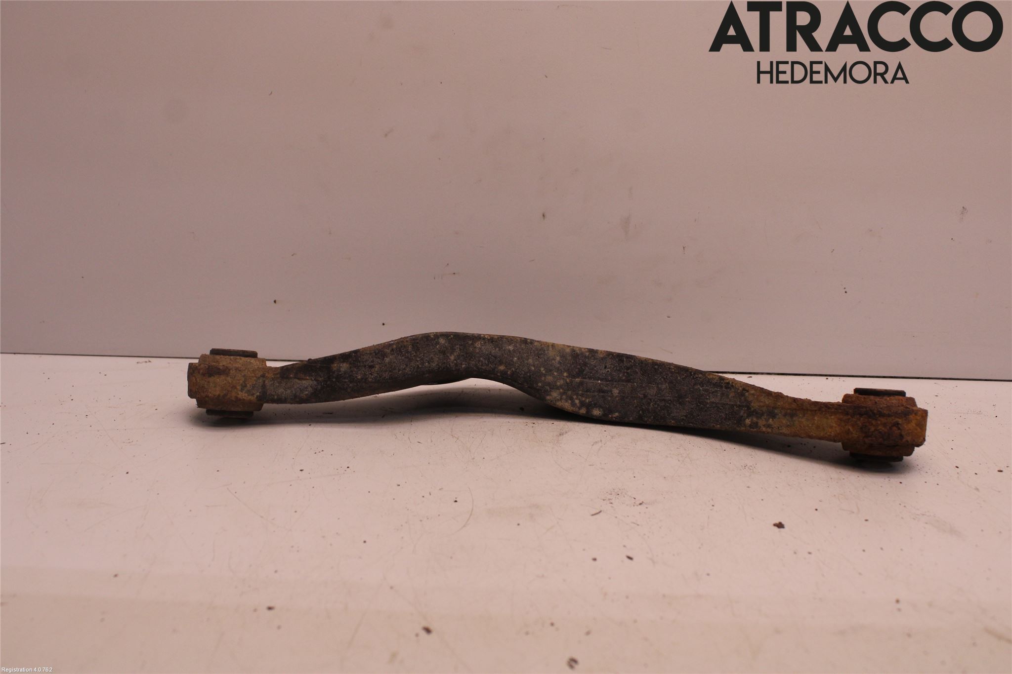 Volvo XC70 14-16 Bärarm Bak Vänster