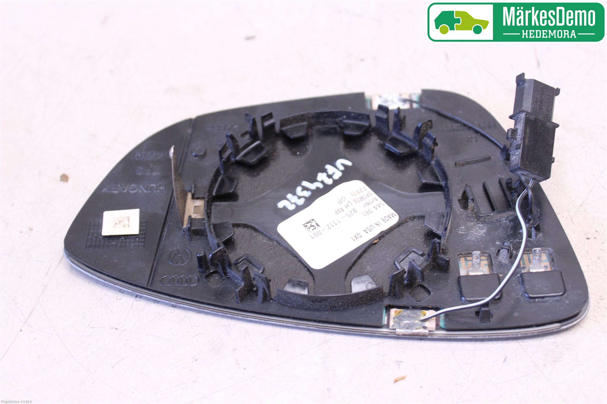 Volkswagen VW PASSAT 11-14 Spegelglas Vä