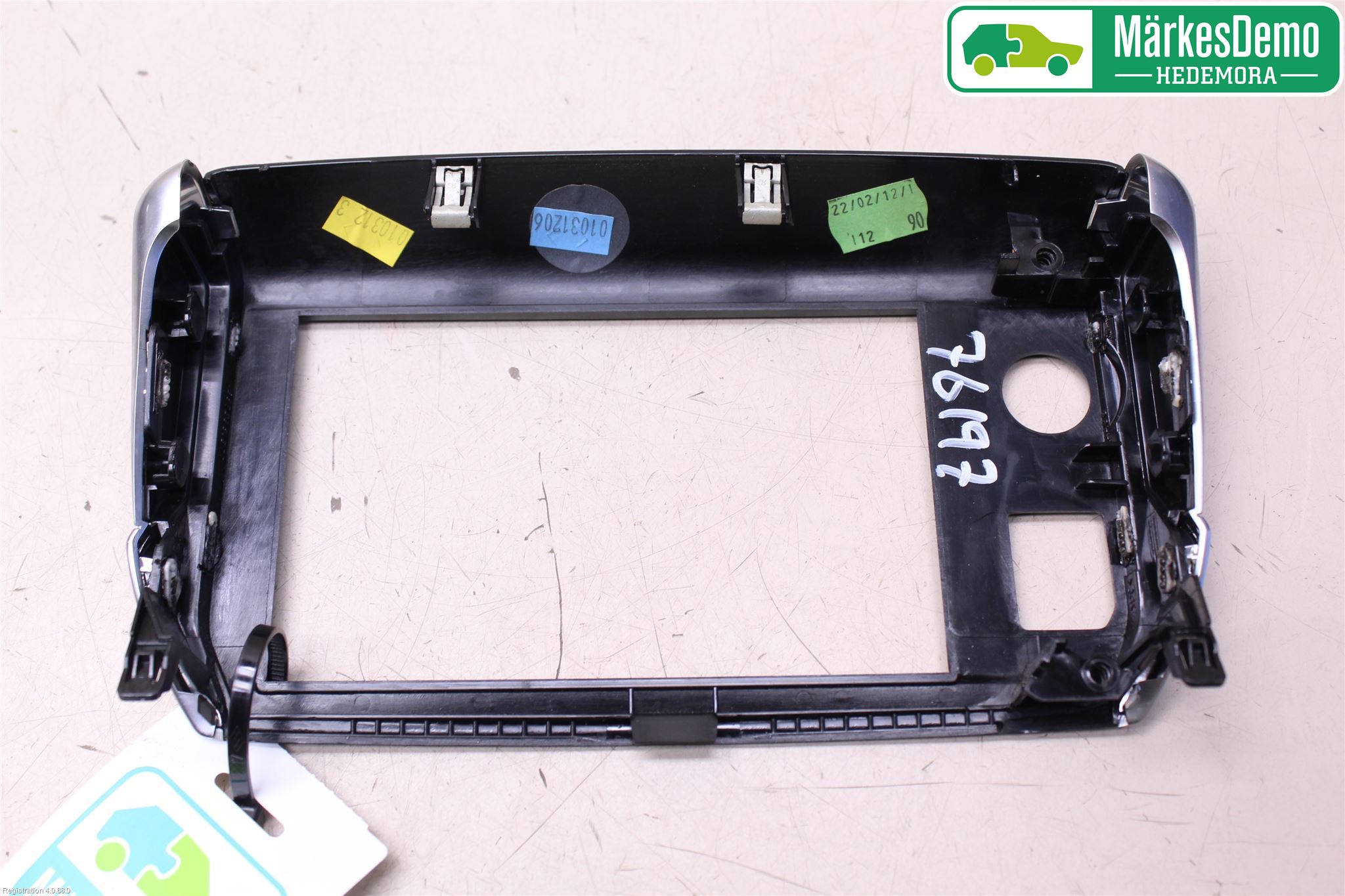 Peugeot 208 12-15 Instrument-Radio Sarg