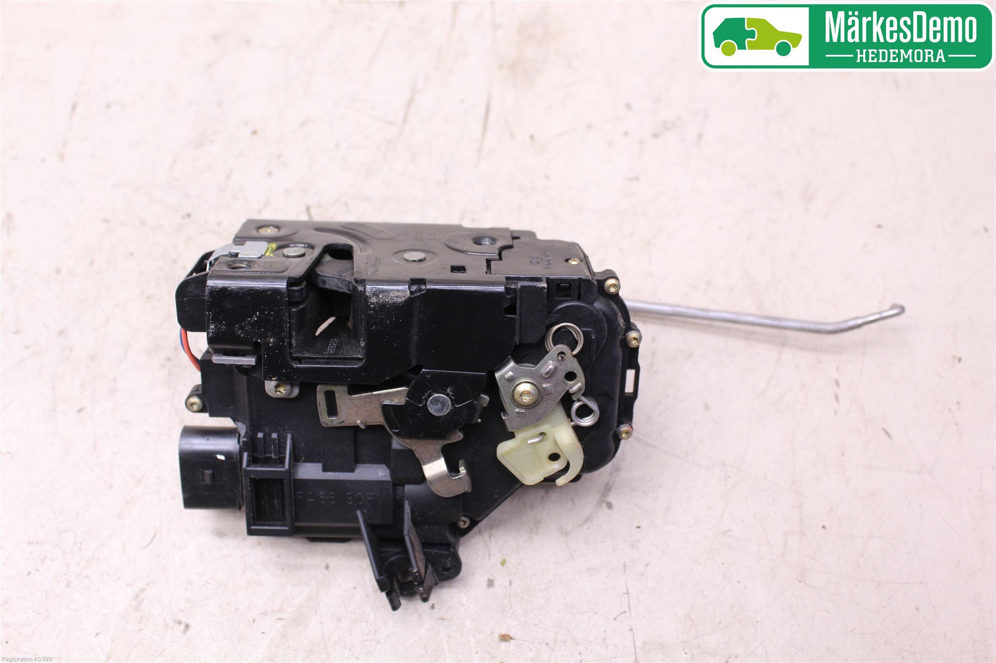 Audi A4/S4 01-05 Låskista-Dörrlås