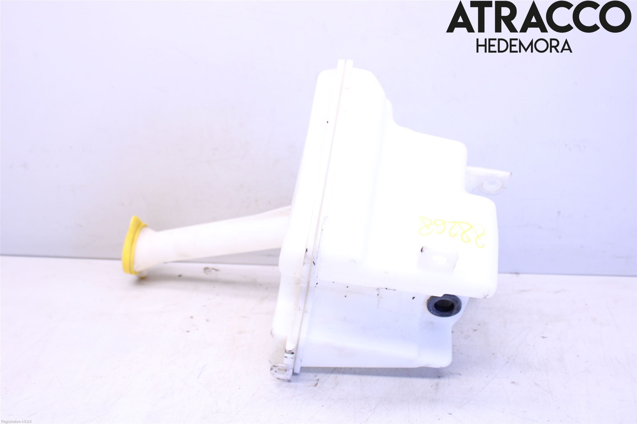 Toyota YARIS XP130 12-14 Spolartank Vindruta
