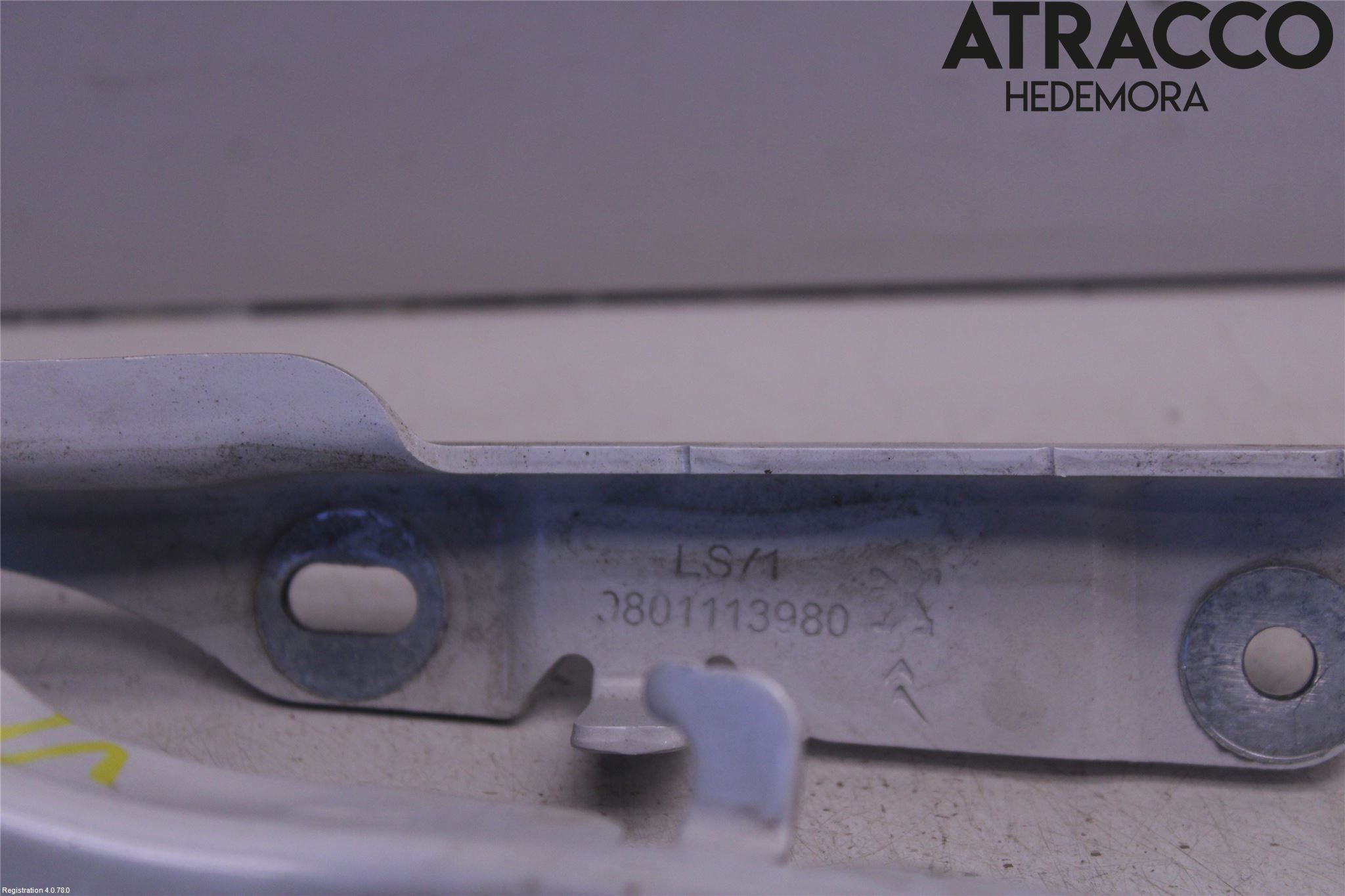 Citroen C4 CACTUS 14-20 Huvgångjärn