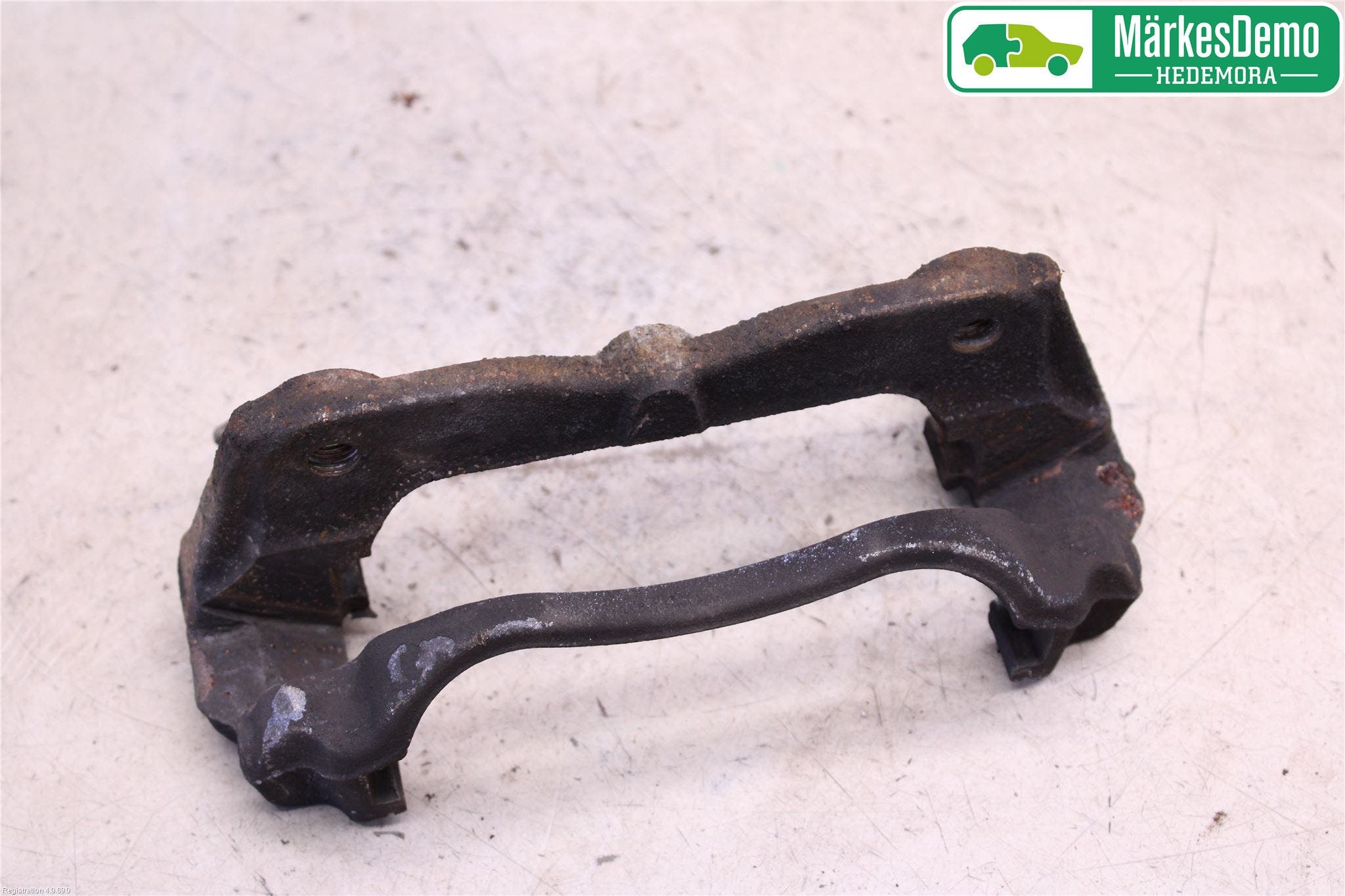 Toyota AVENSIS 16-18 Bromsokshållare