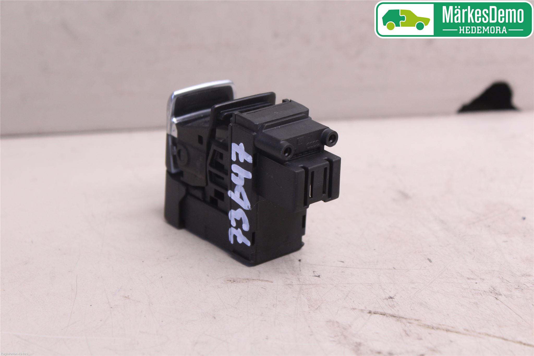 Audi A4/S4 08-11 Strömställare Parkeringsbroms