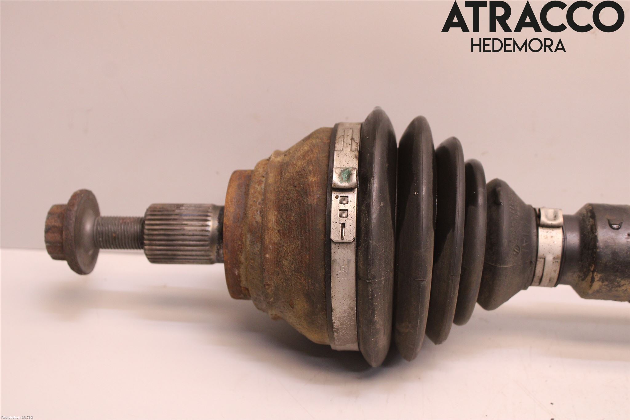 Volkswagen VW CADDY 11-15 Drivaxel Fram Höger
