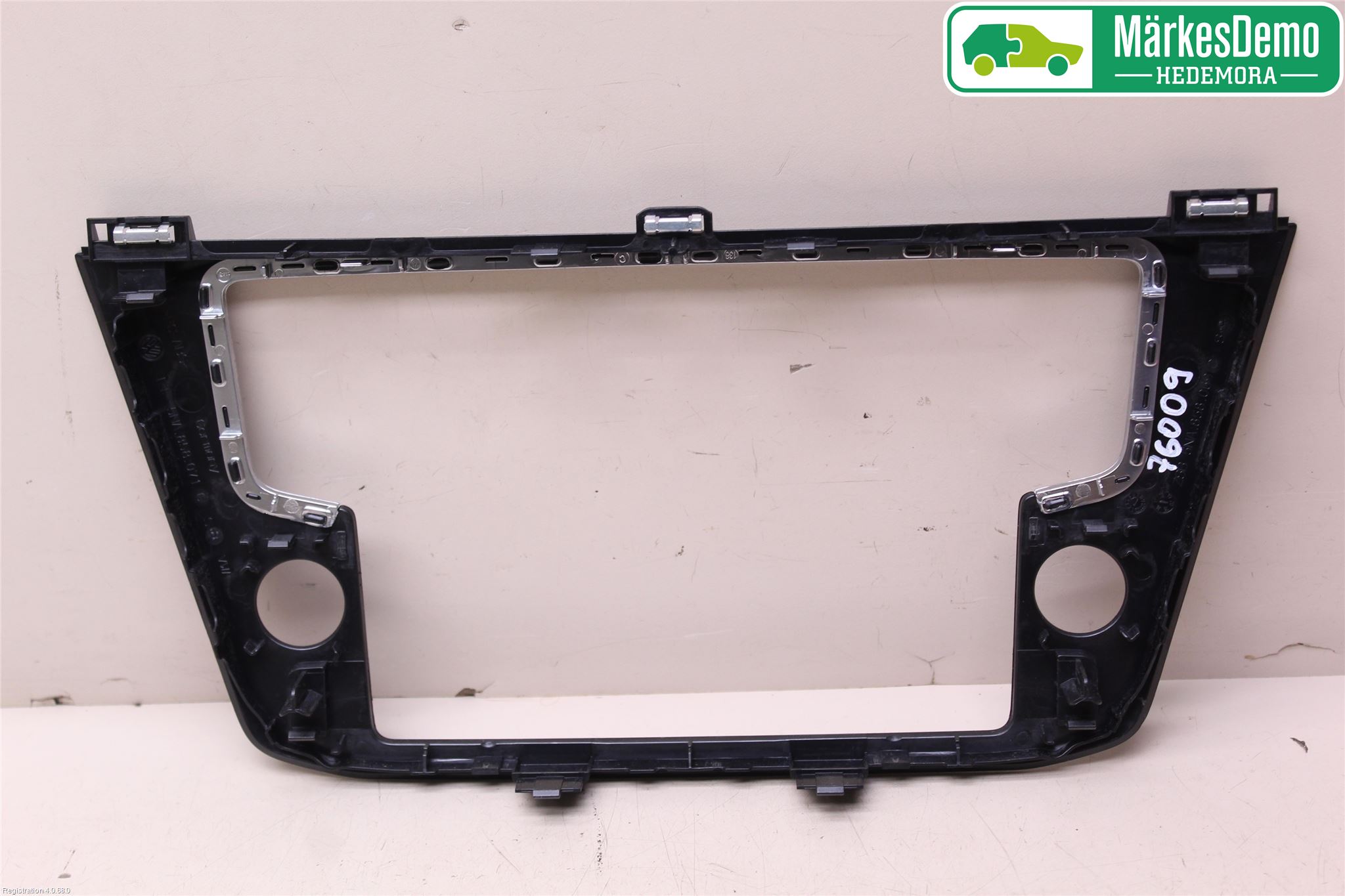 Volkswagen VW TIGUAN 16-24 Instrument-Radio Sarg
