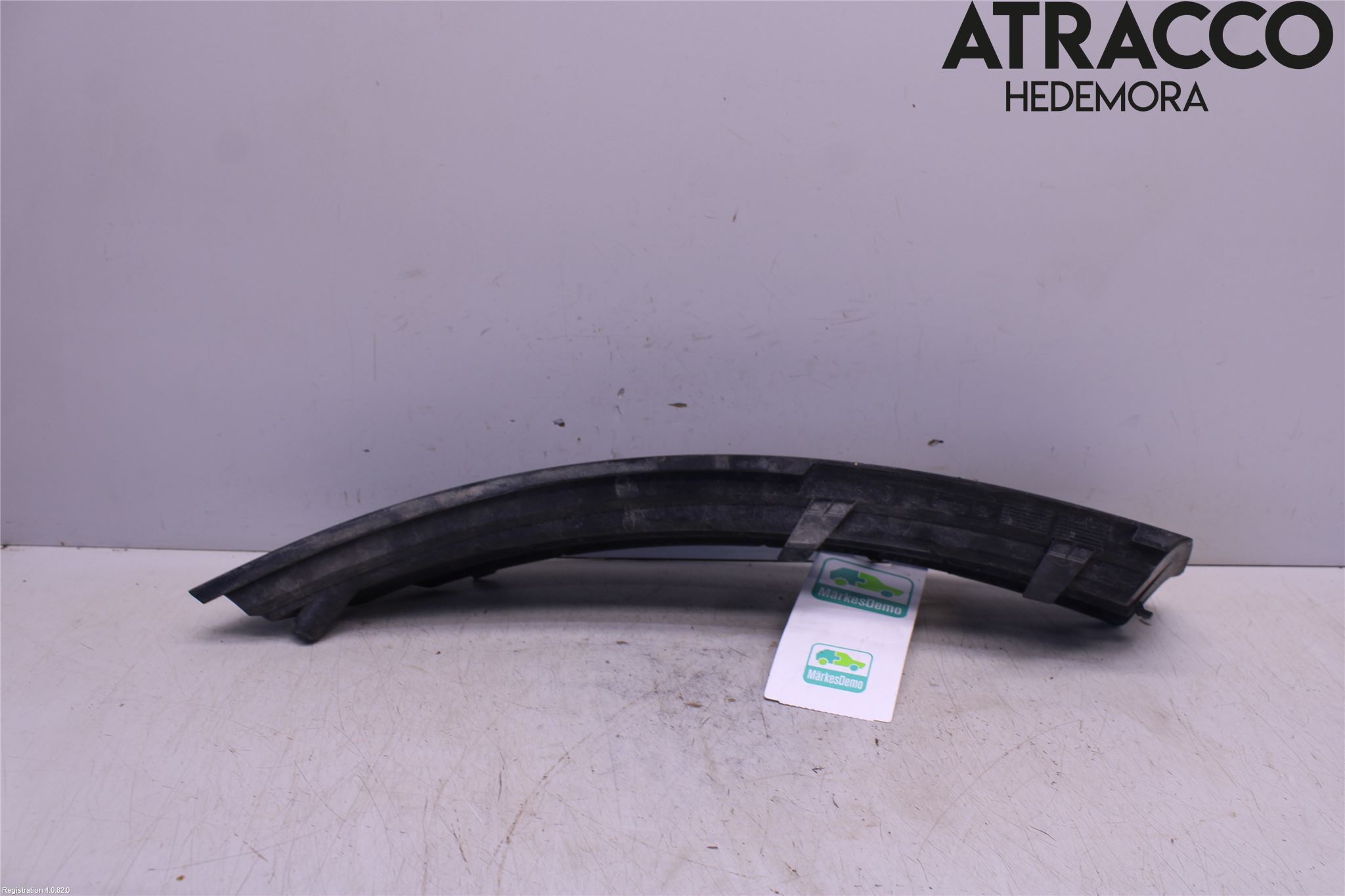 Volkswagen VW PASSAT 05-11 Grilldel Vänster