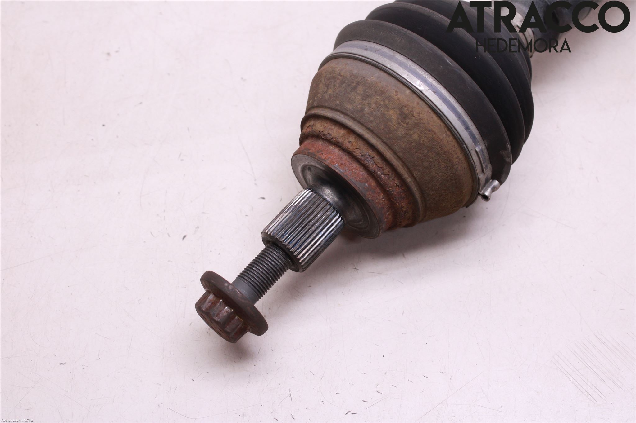 Volkswagen VW PASSAT 15-19 Drivaxel Fram Höger
