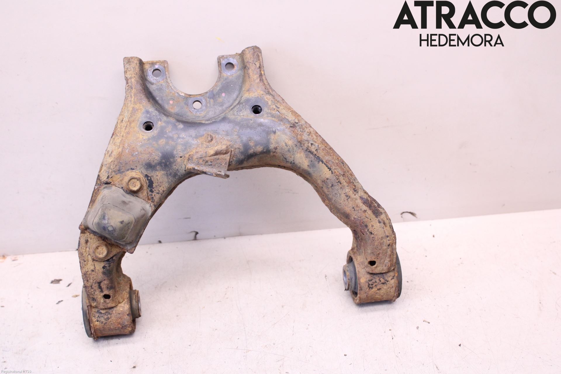 Mitsubishi L200 06-15 Bärarm Fram Övre Hö