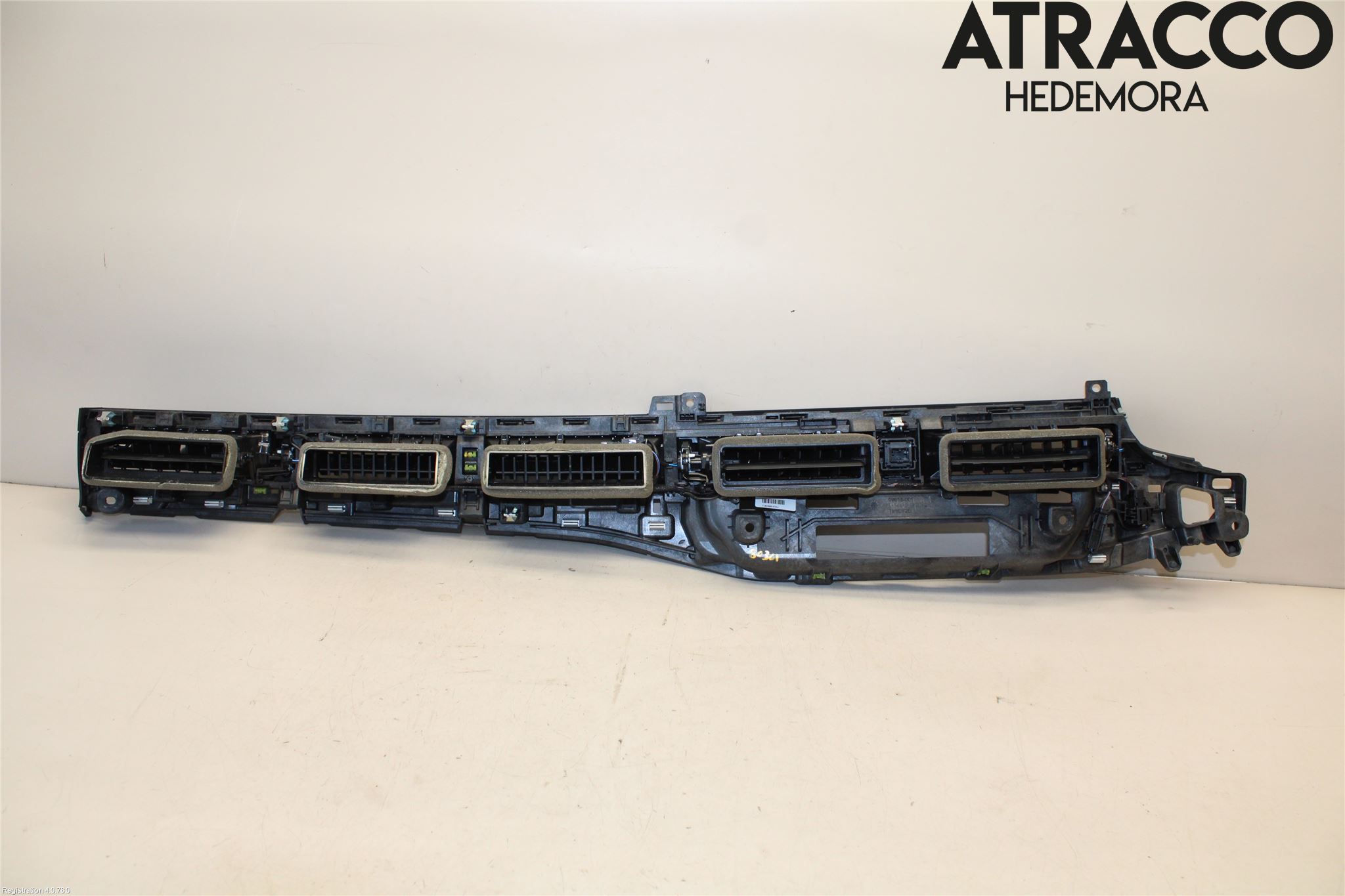 Audi A4/S4 B9 16-19 Defrosterkanal-Munstycke