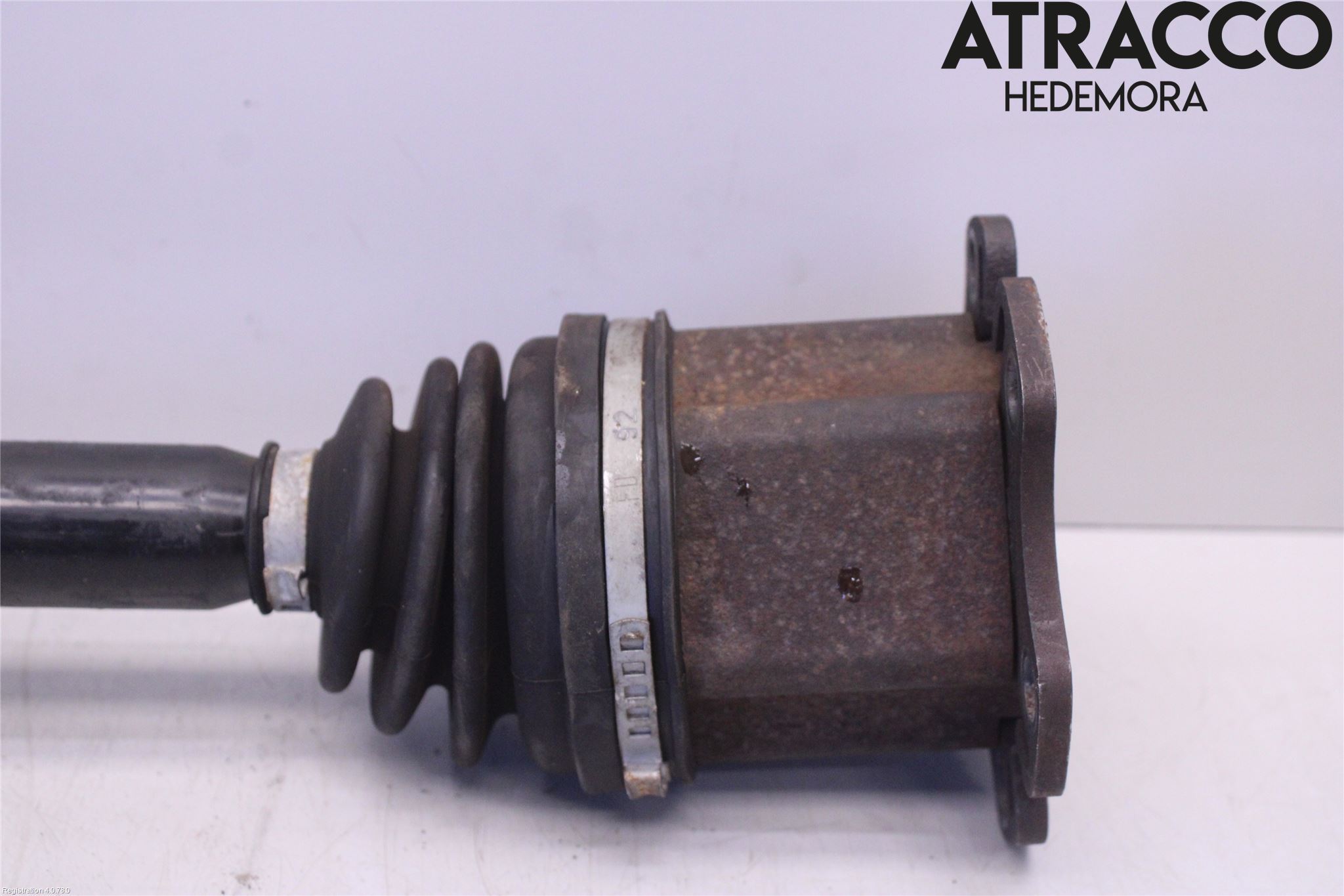 Audi A4/S4 01-05 Drivaxel Fram Höger