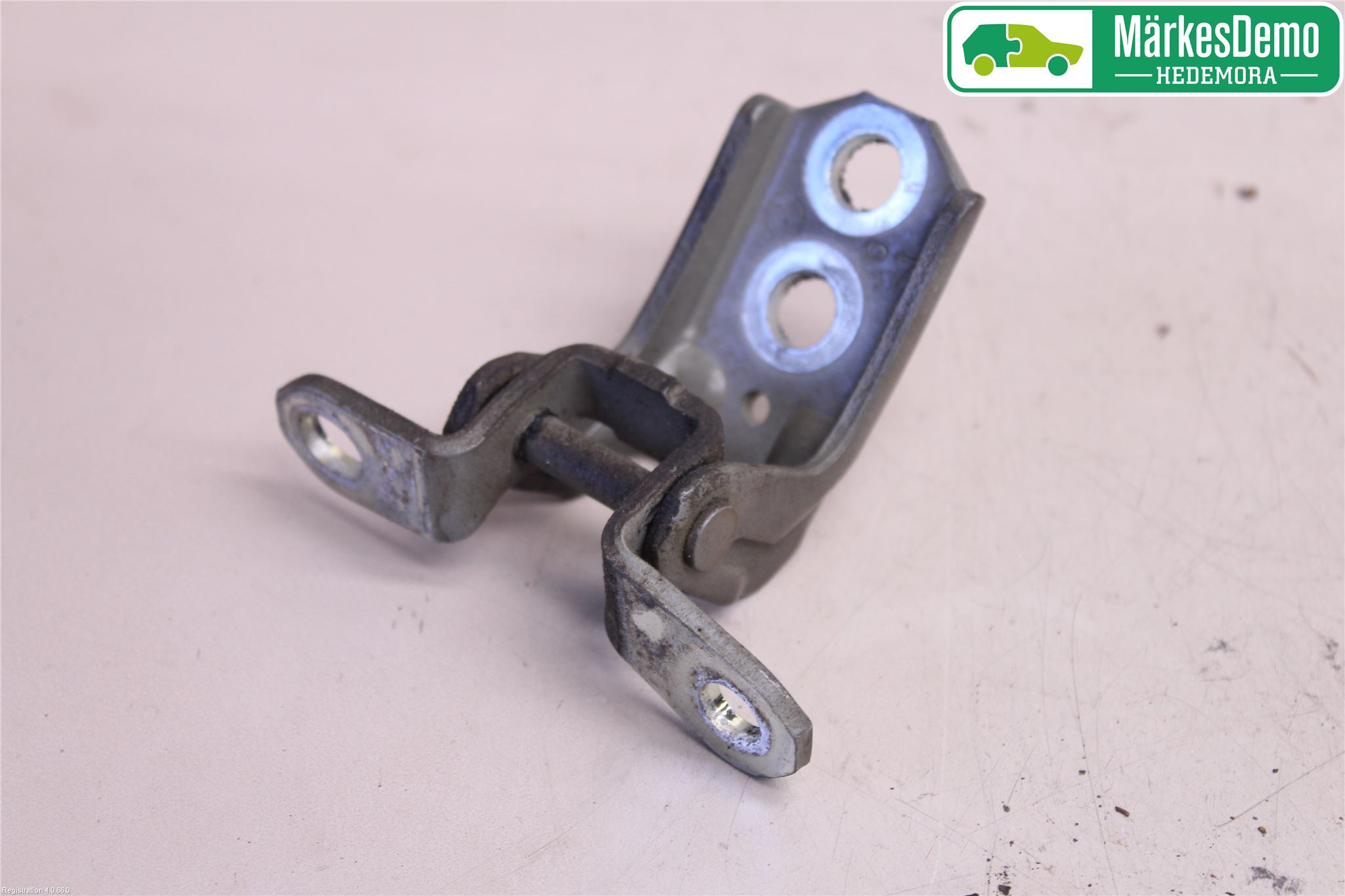 Nissan JUKE 10-14 Dörrgångjärn