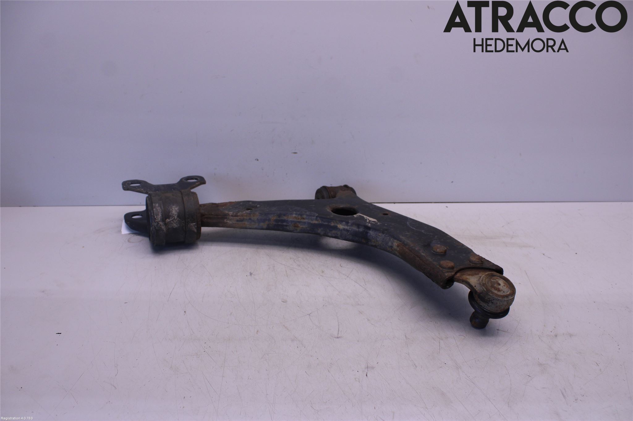 Ford FOCUS 15-18 Bärarm Fram Undre Vä