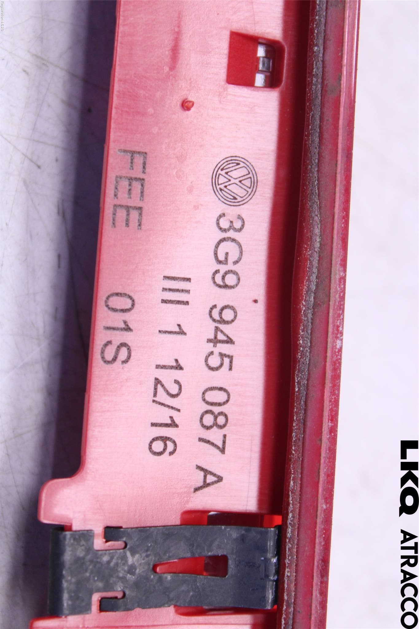 Volkswagen VW PASSAT 15-19 Bromsljus Bakruta