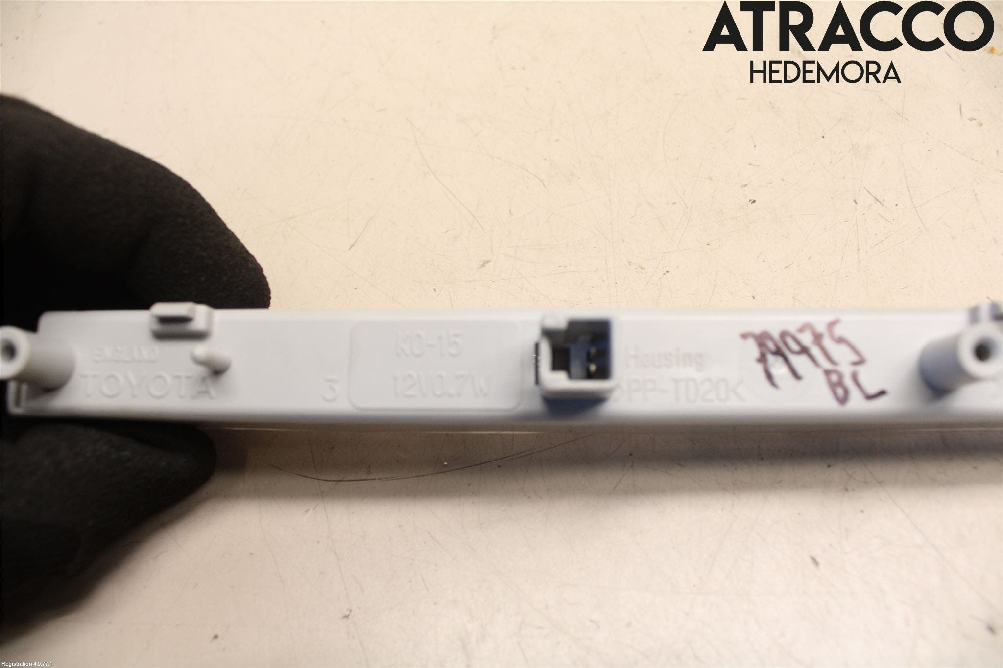 Toyota YARIS XP21 20- Bromsljus Bakruta