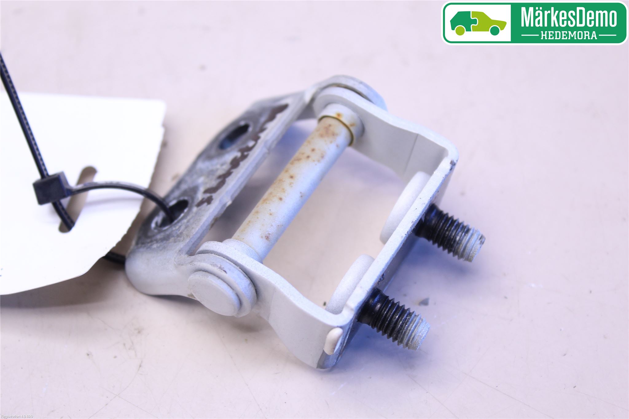 Mazda CX-7 Bakluckegångjärn Vä