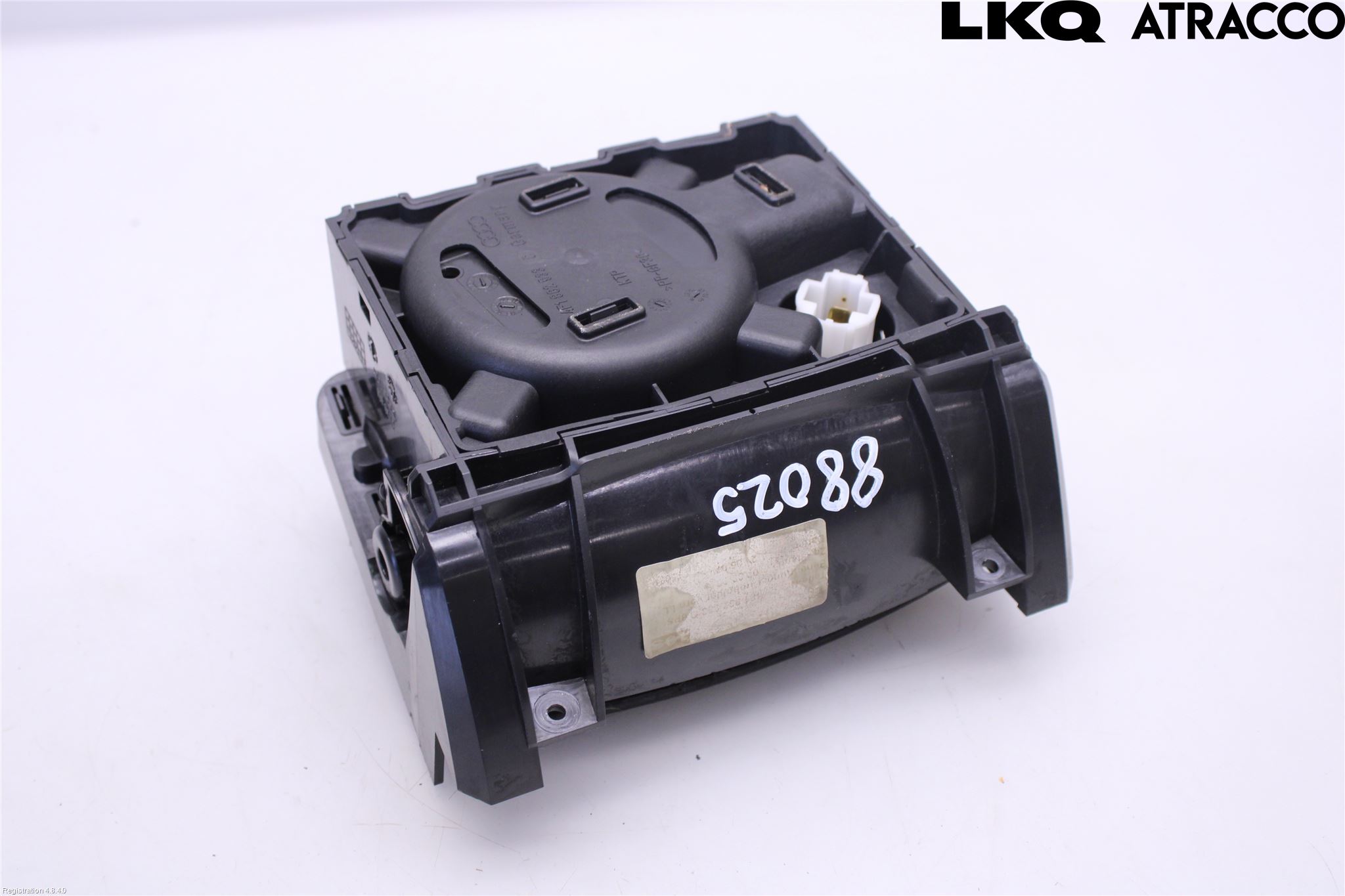 Audi A6/S6     05-11 Mugghållare