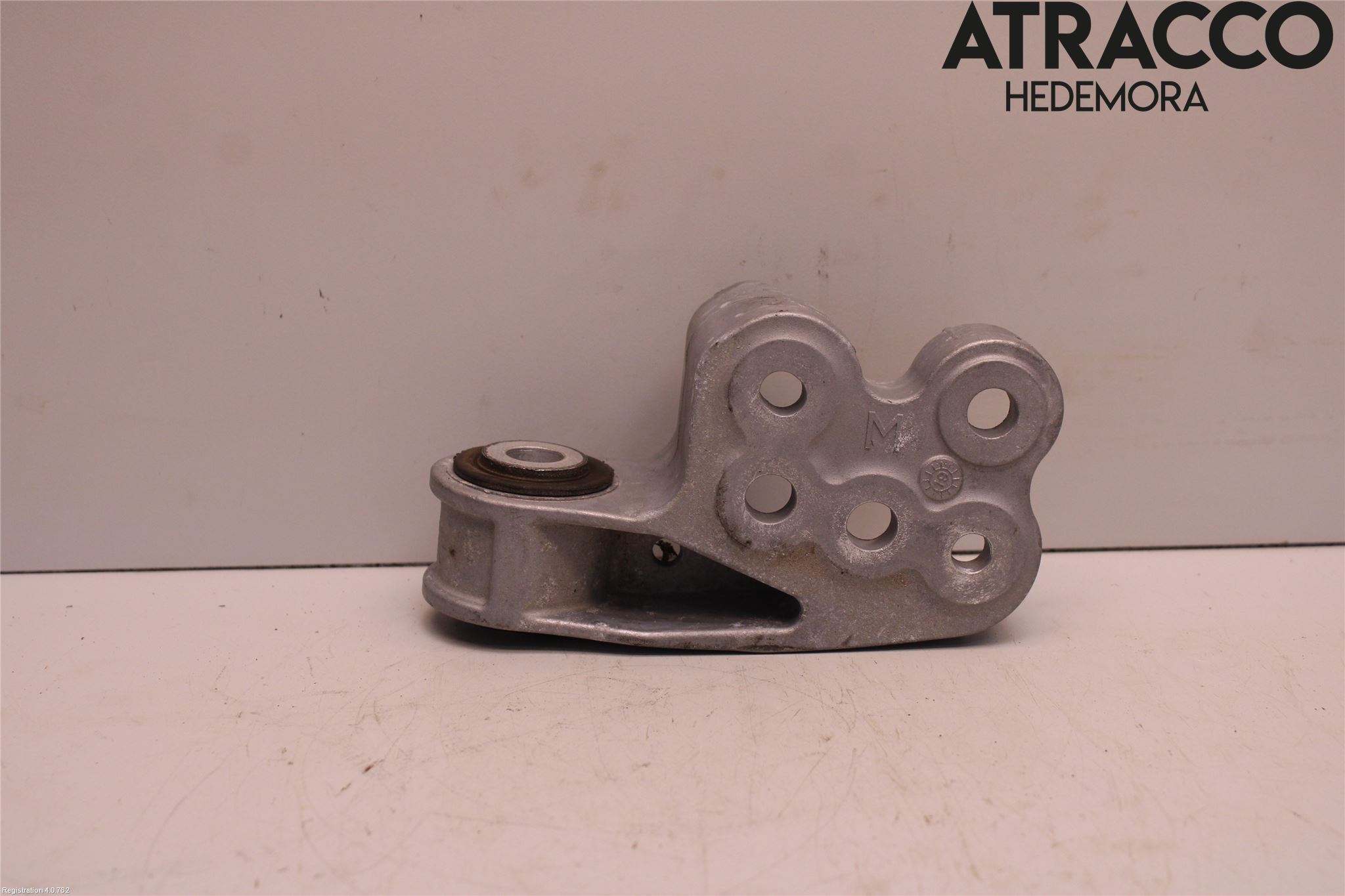 Lexus UX/300e 19- Motorfäste