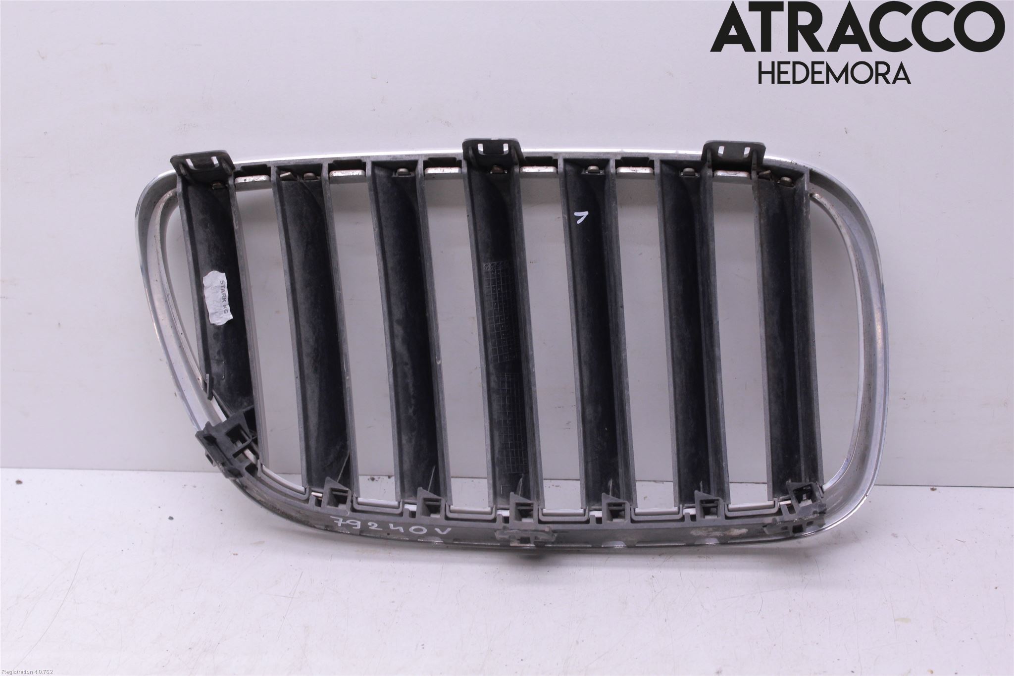 BMW X3 E83     03-10 Grilldel Vänster