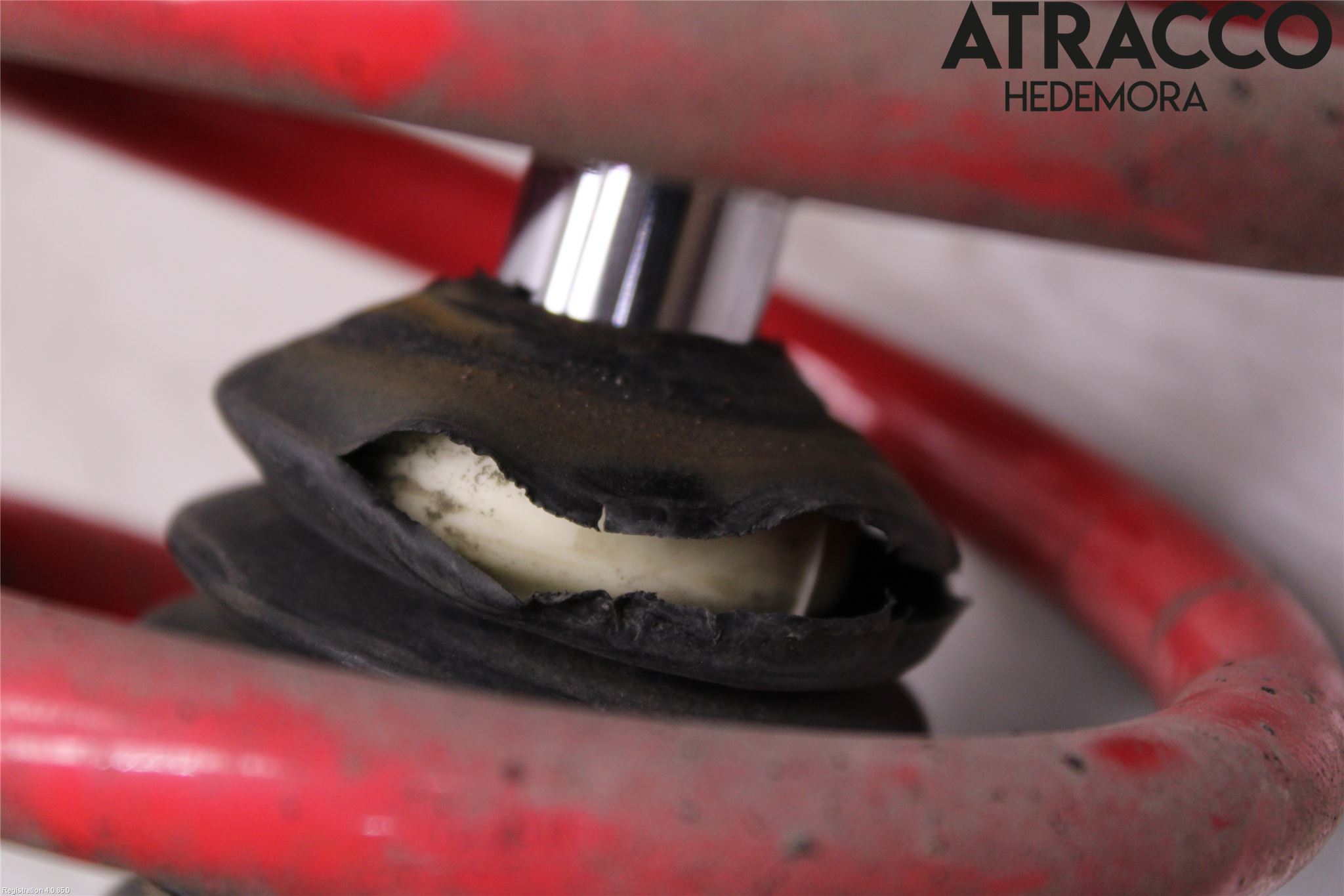 Volvo V70 08-13 Fjäderben Fram Höger