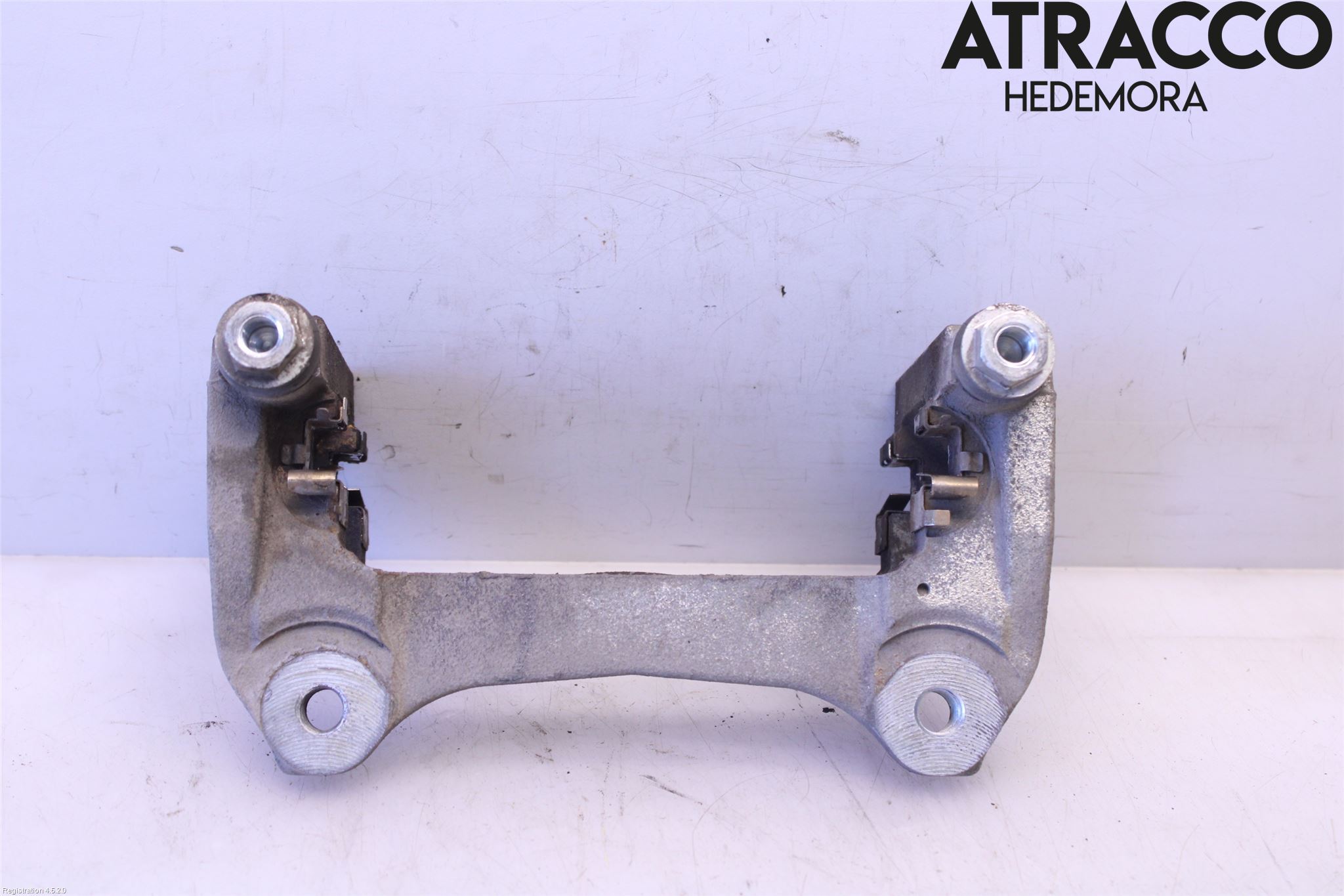 Toyota RAV4 19- Bromsokshållare