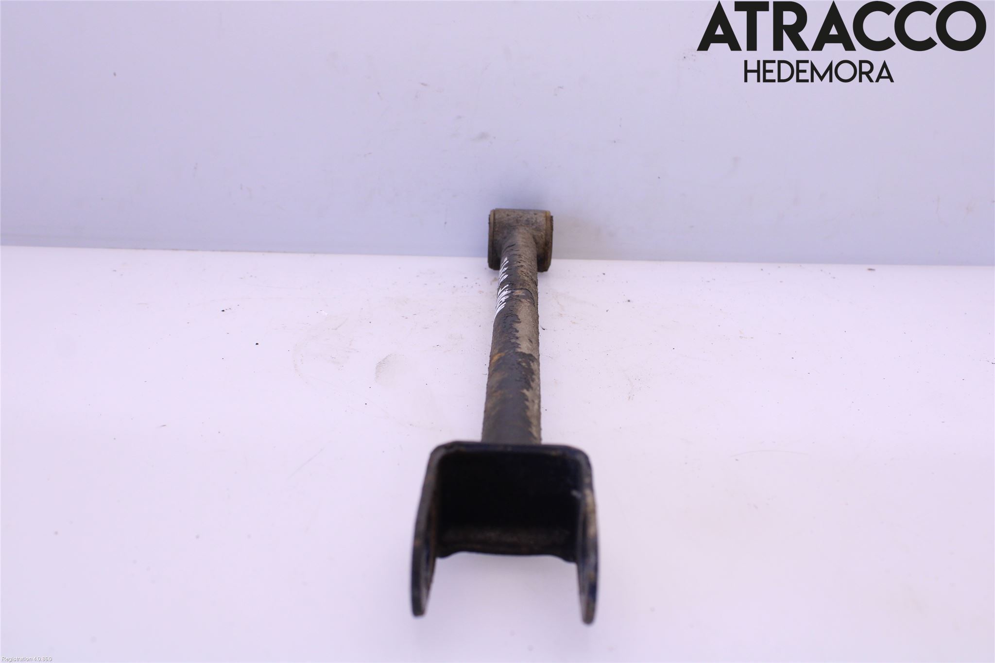 Dacia DUSTER 10-17 Bärarm Bak Höger