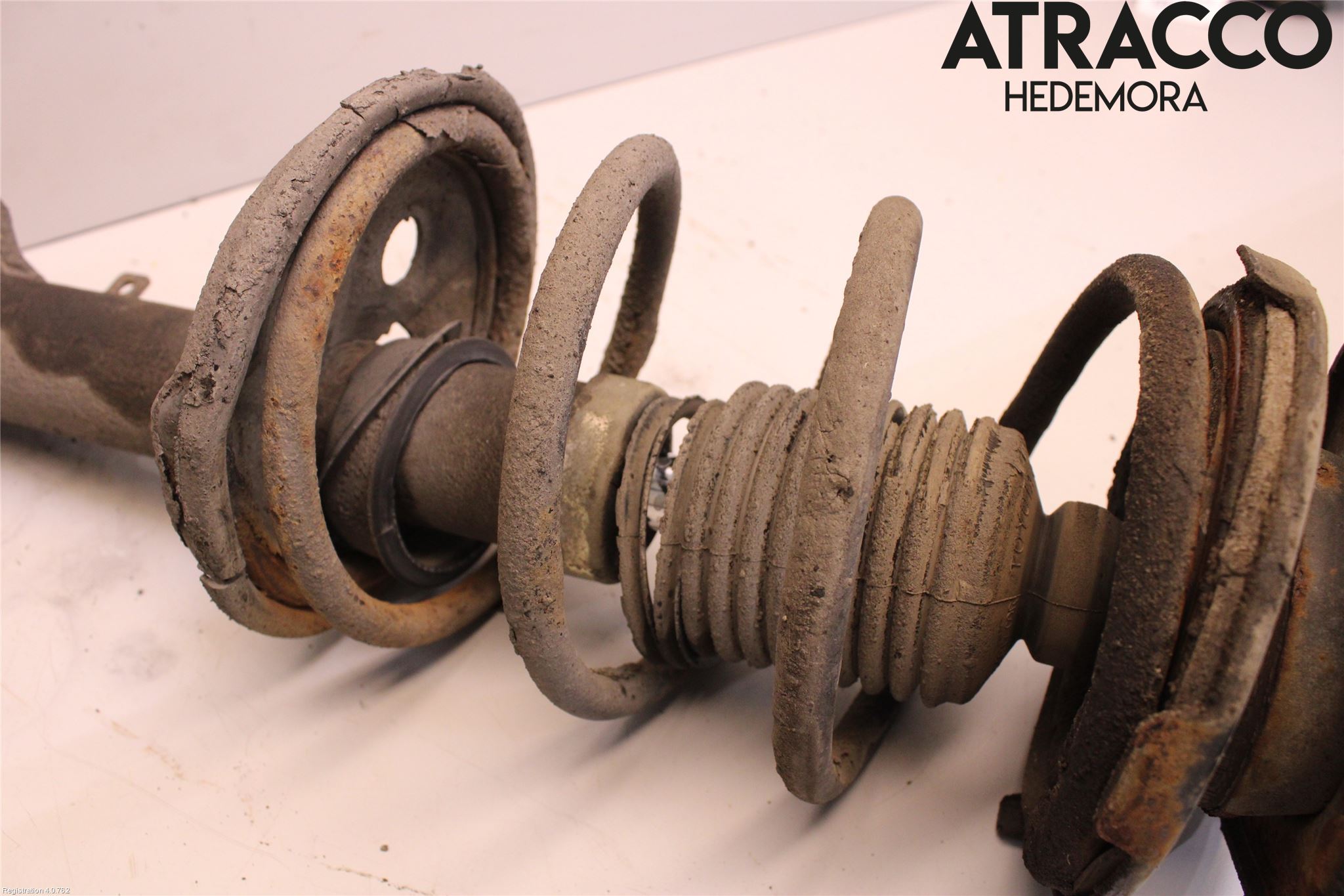 Toyota COROLLA 98-01 Fjäderben Fram Höger