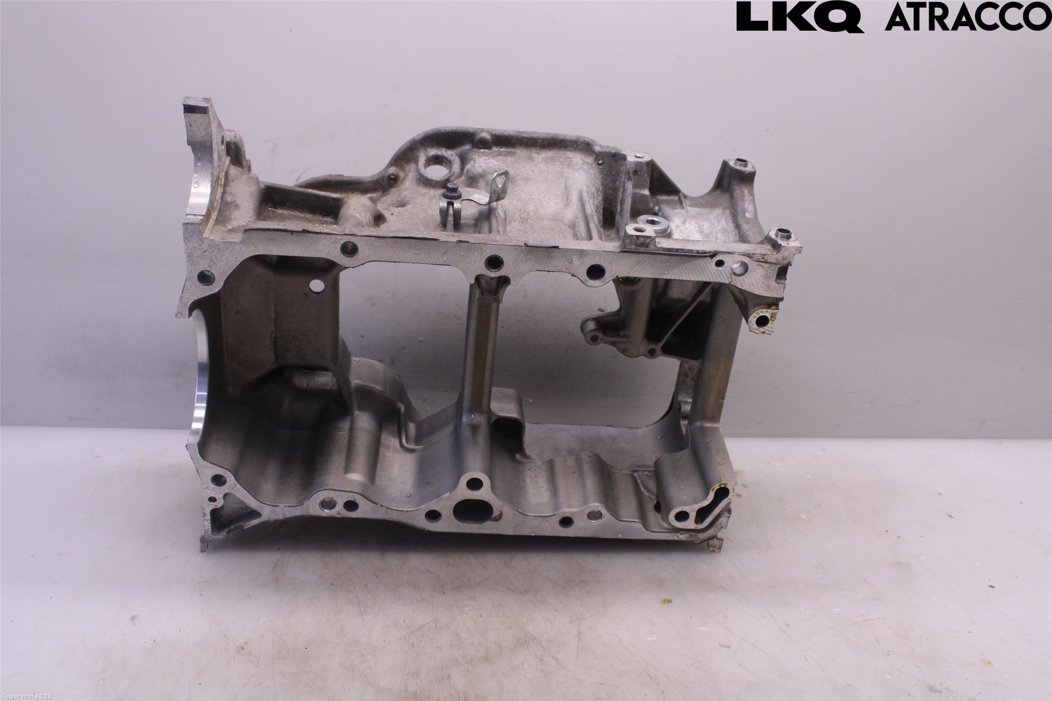 Toyota RAV4 19- Oljetråg