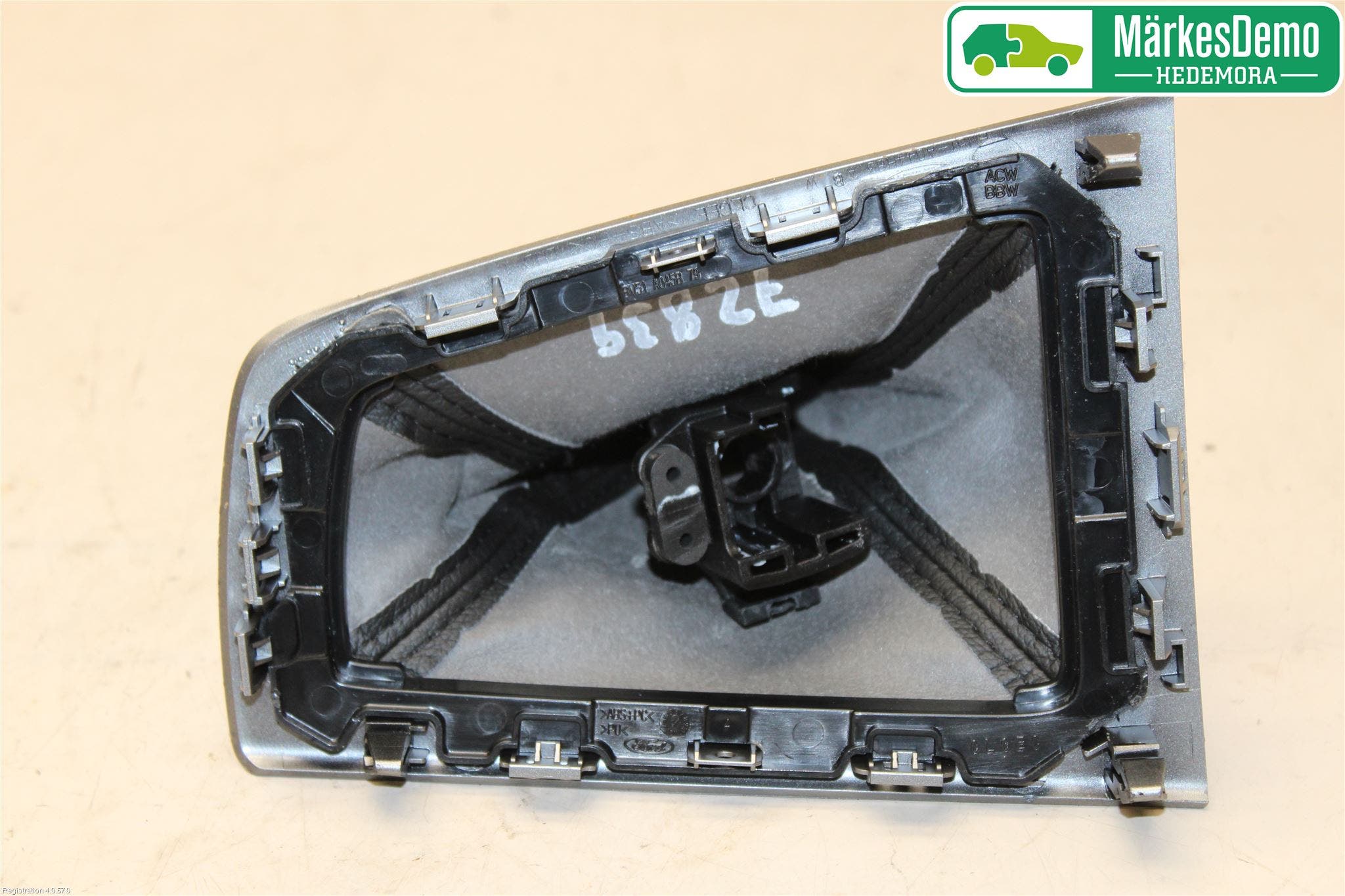 Ford FOCUS 11-14 Växelspaksdamask