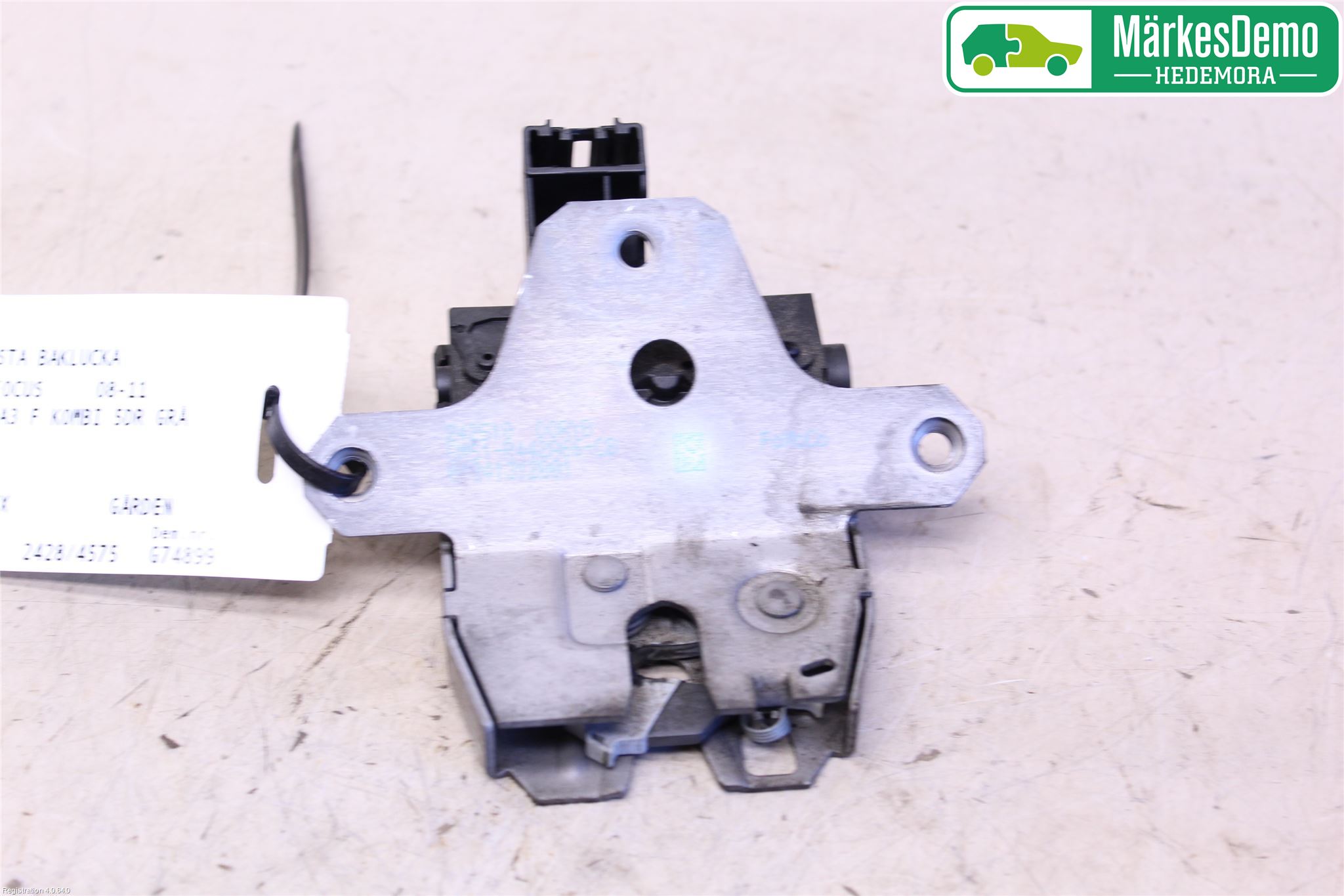 Ford FOCUS 08-11 Låskista Baklucka