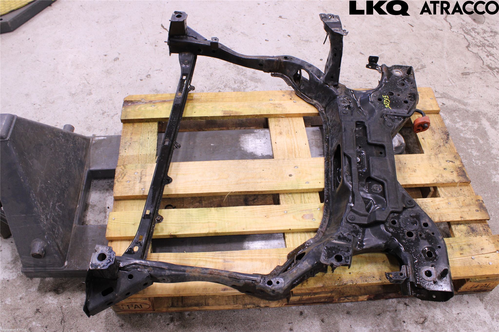 Mazda CX-30 20- Framvagnsbalk