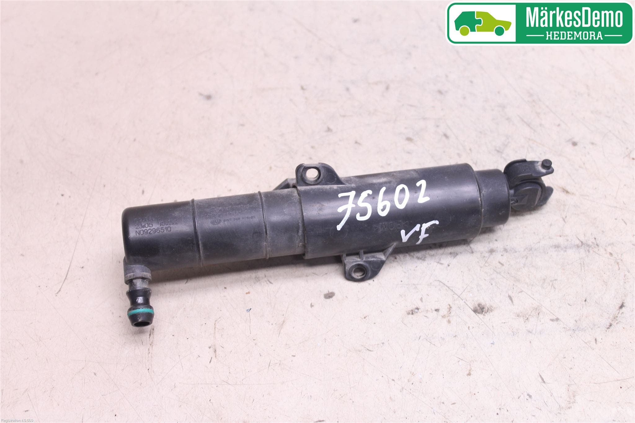 Mini CLUBMAN R55 06-14 Spolarmunstycke Strålkastare