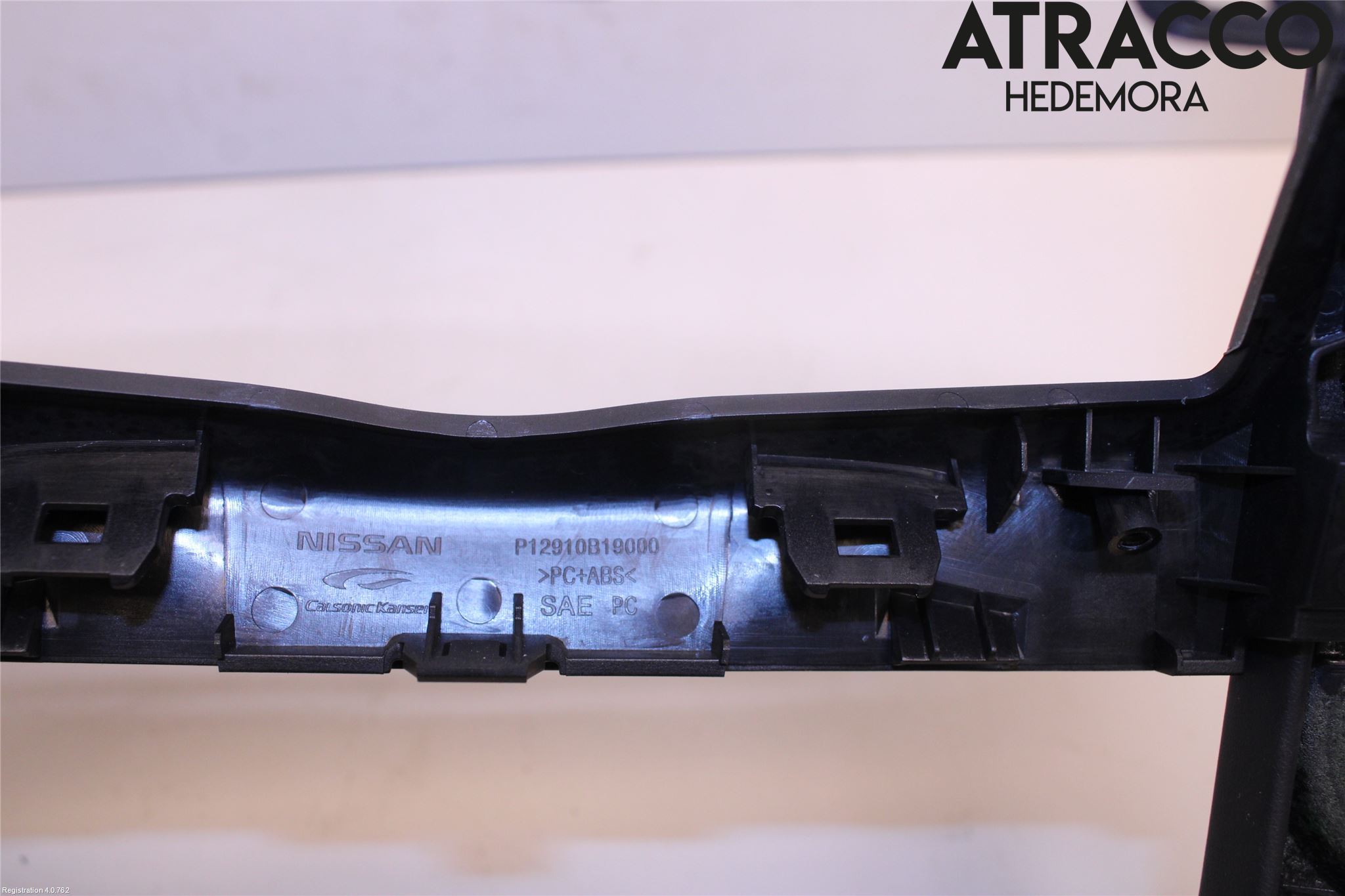 Nissan 370Z Instrumentkonsoll Mitt