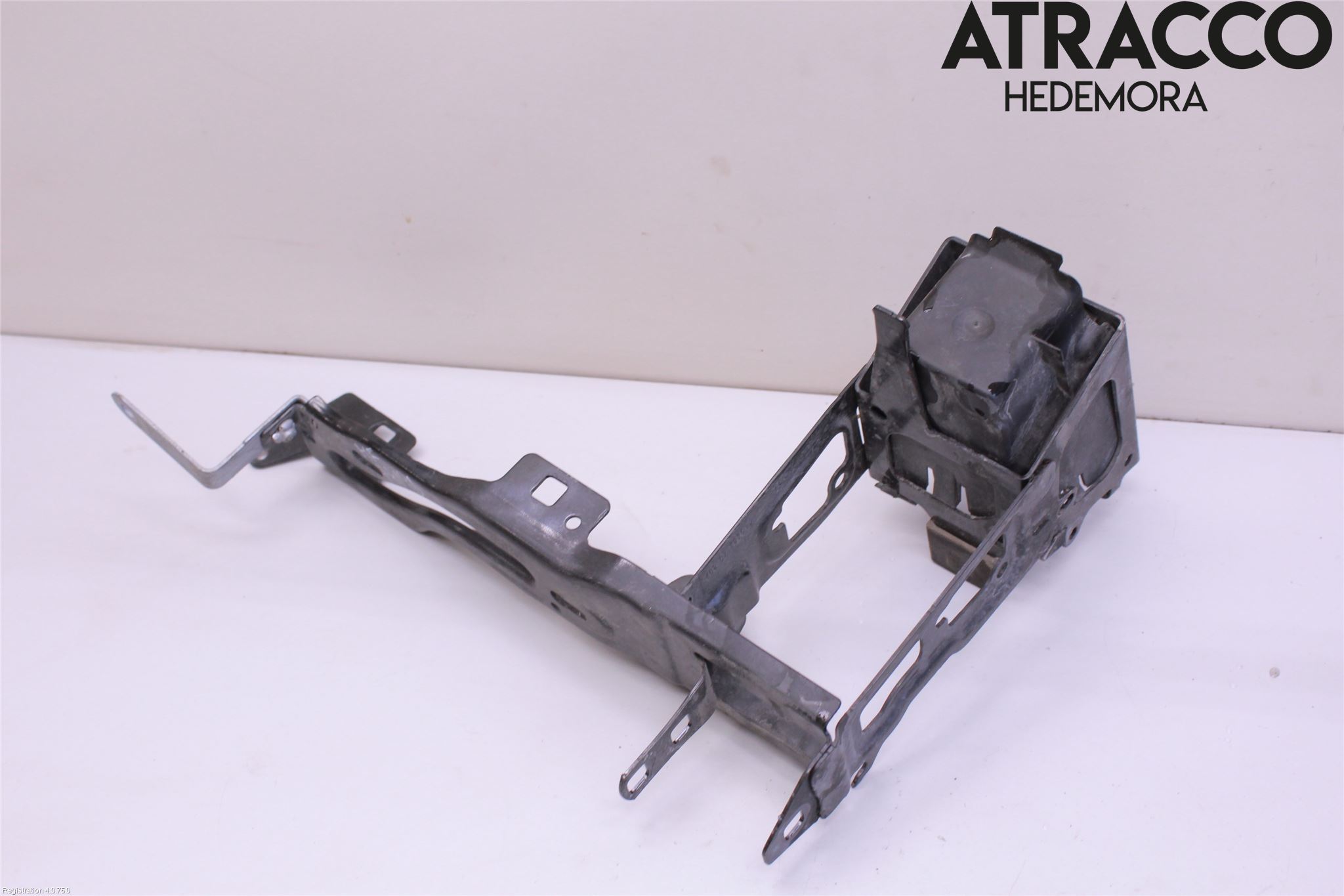 BMW 4 F32/F33/F82/F83 13-20 Stötfångarbärjärn Fram