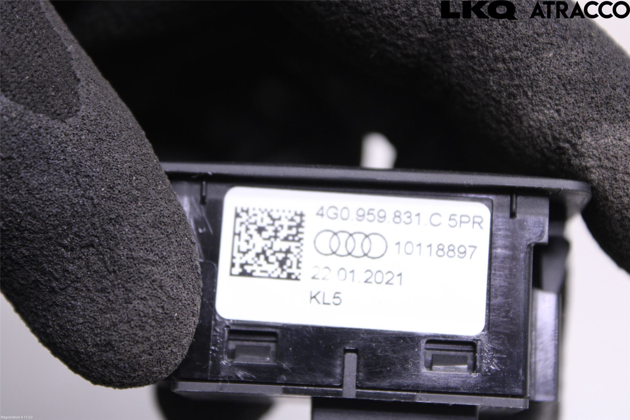 Audi A6 F2/C8 19- Strömställare Baklucka