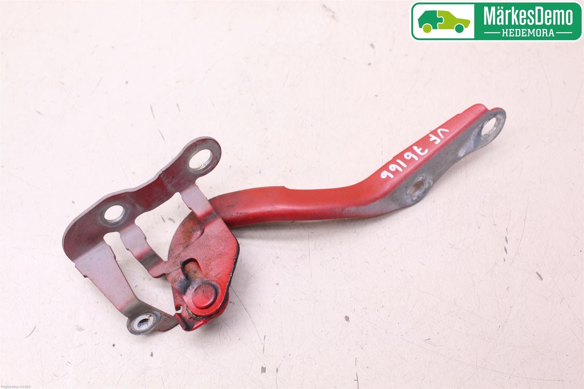 Toyota YARIS XP90 06-11 Huvgångjärn