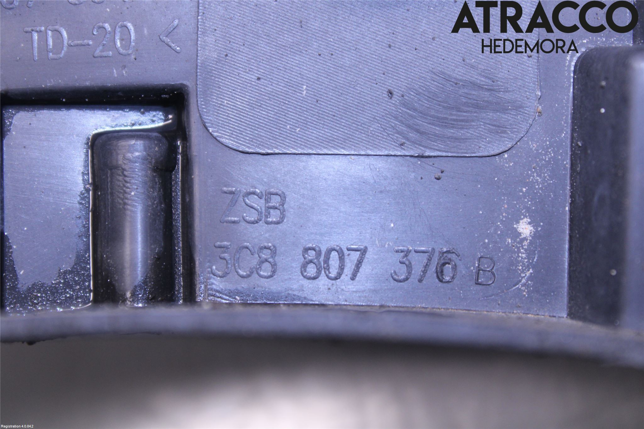 Volkswagen VW PASSAT 11-14 Stötfångarfäste Bak Hö