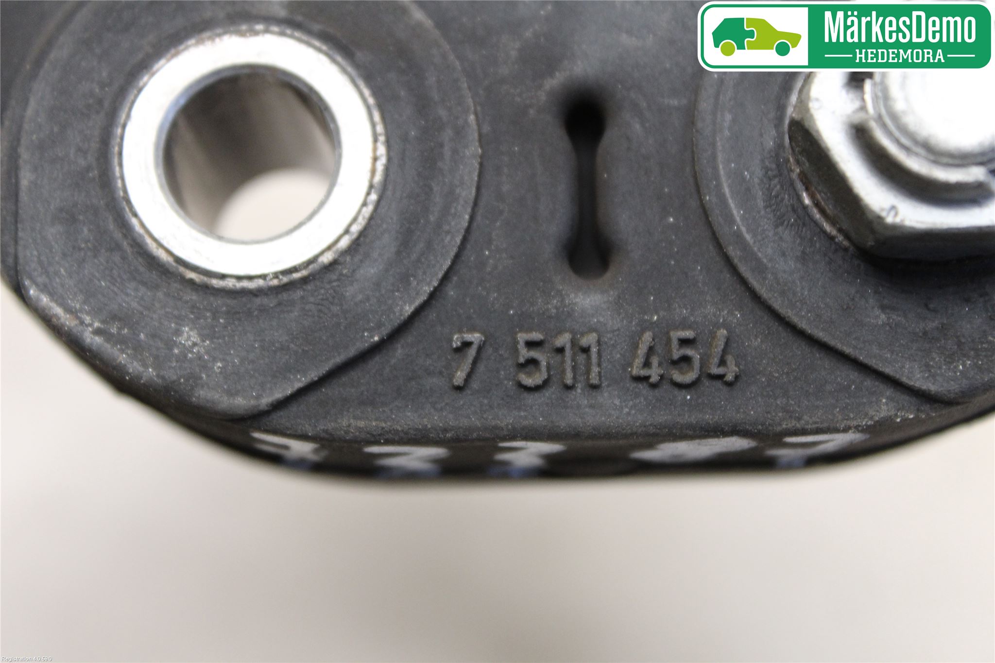 BMW 1 F20/F21 11-19 Mellanaxel Gummiknut