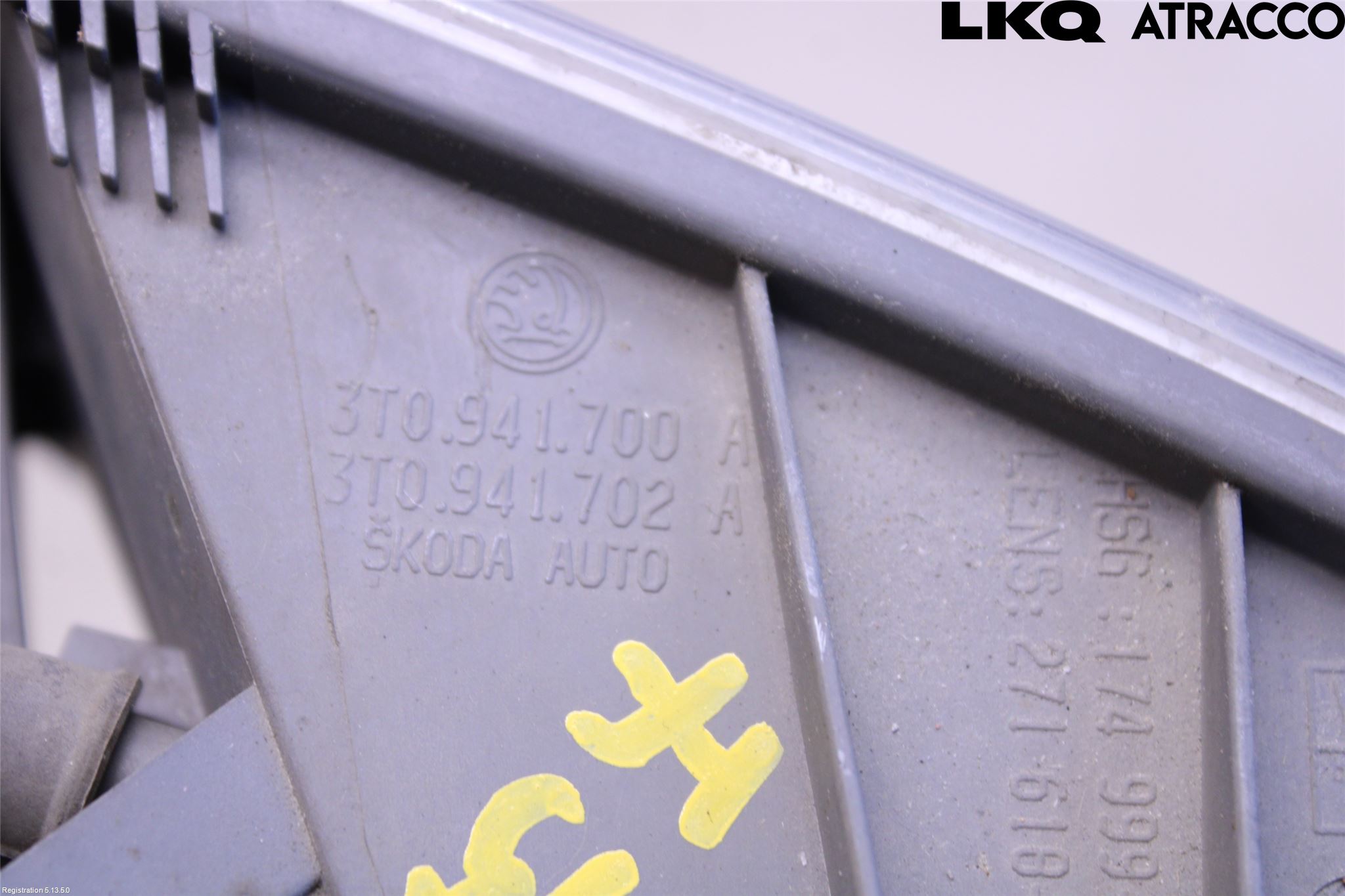 Skoda SUPERB 09-15 Dimljus-Varselljus Fram