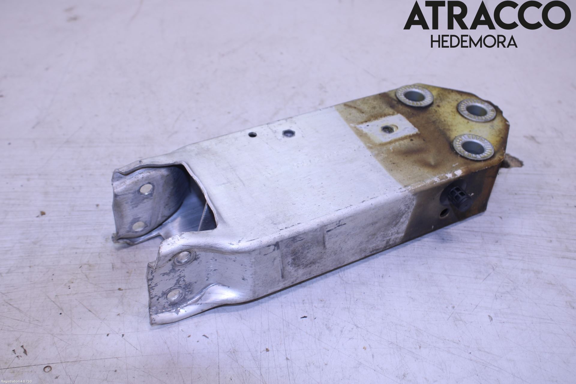 BMW 5 F10/F11/F18 09-17 Stötfångarbärjärn Fram