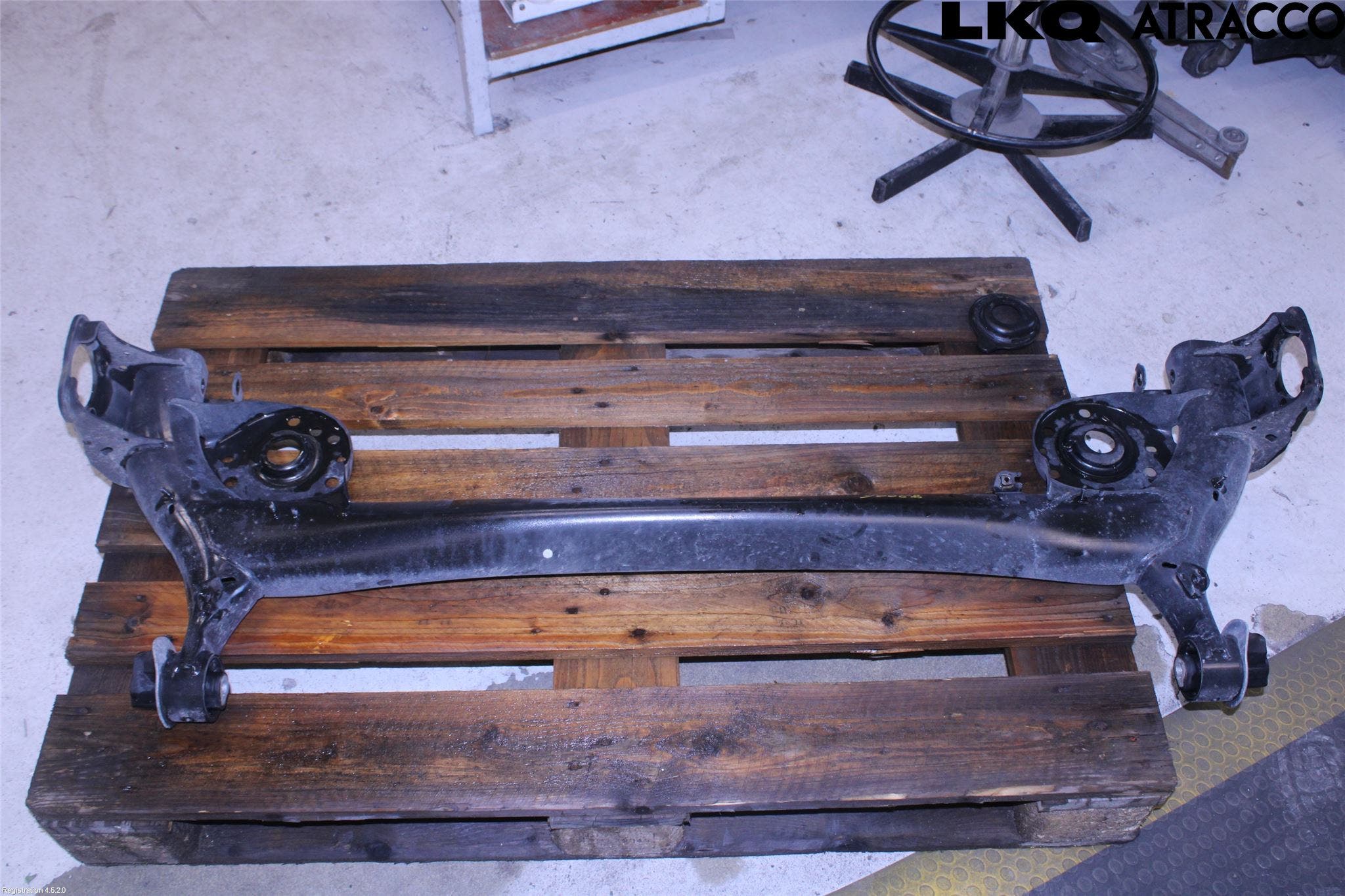 Toyota YARIS CROSS XP21 21- Bakaxelbalk