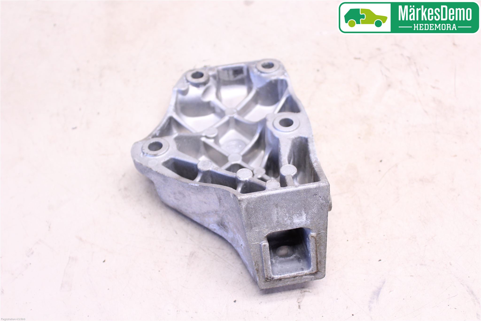 BMW 5 F10/F11/F18 09-17 Motorfäste