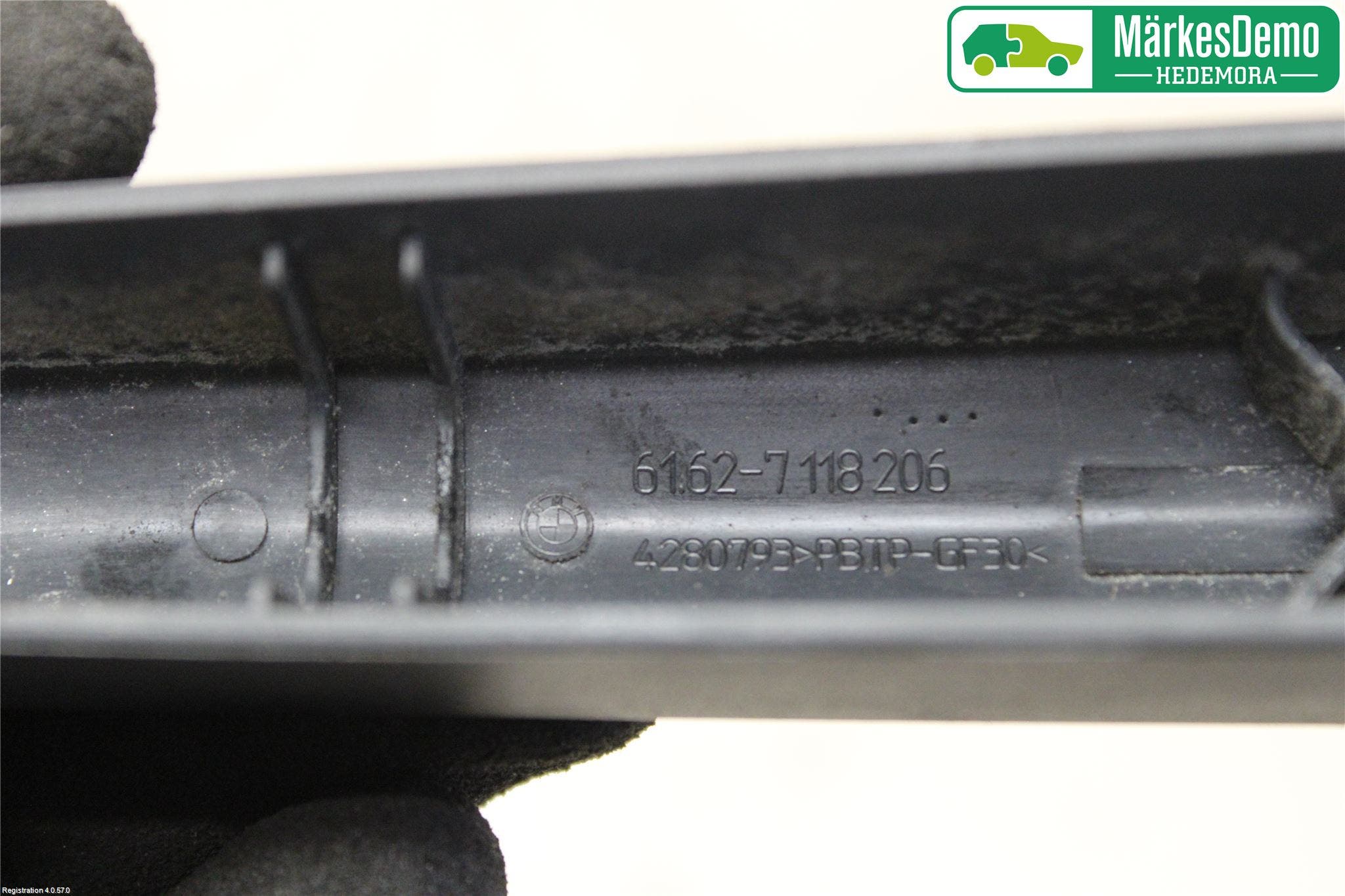 BMW 3 E90/91 SED/TOU 05-12 Torkararm-Bakruta