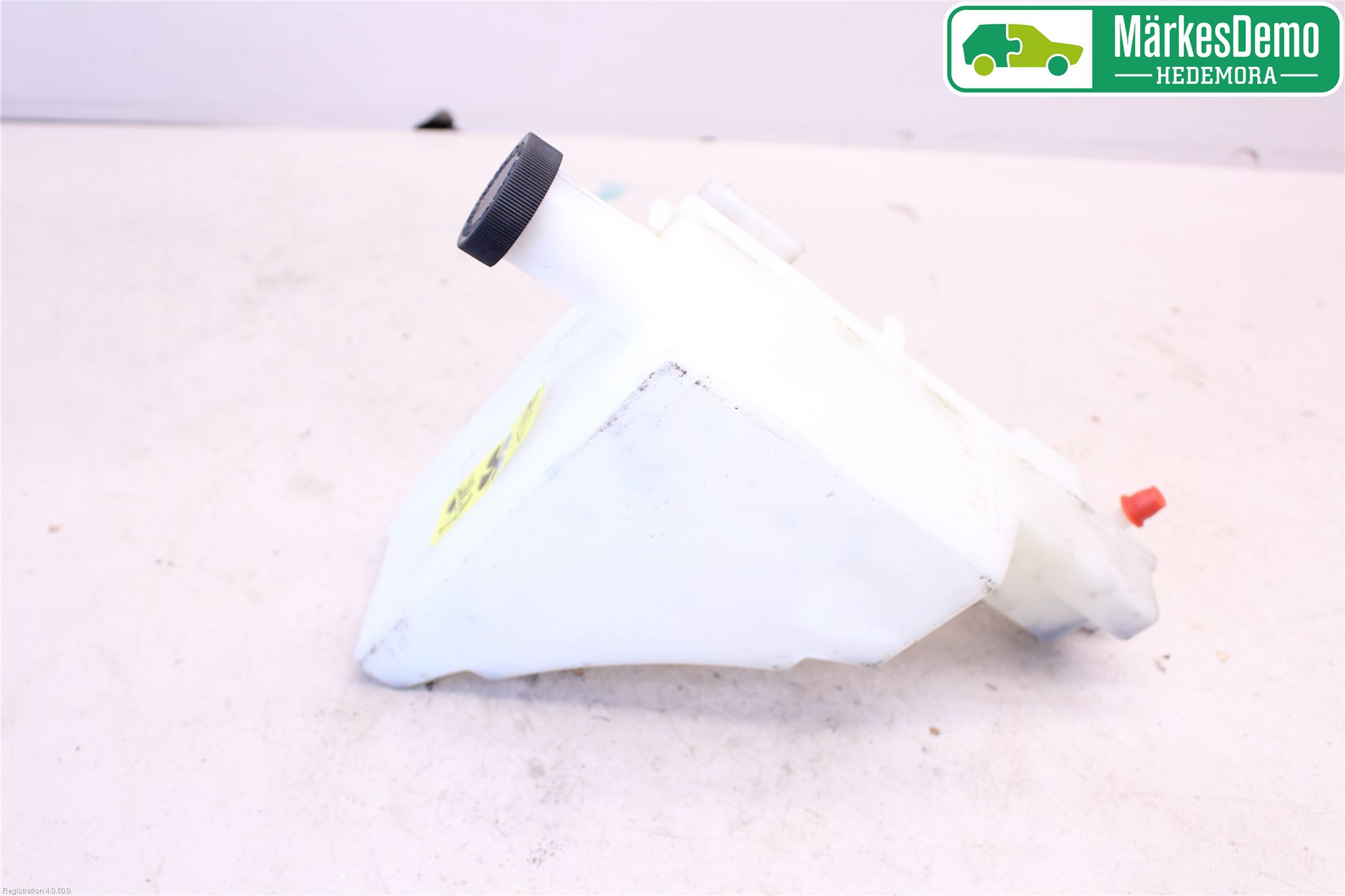 Nissan JUKE 10-14 Expansionstank