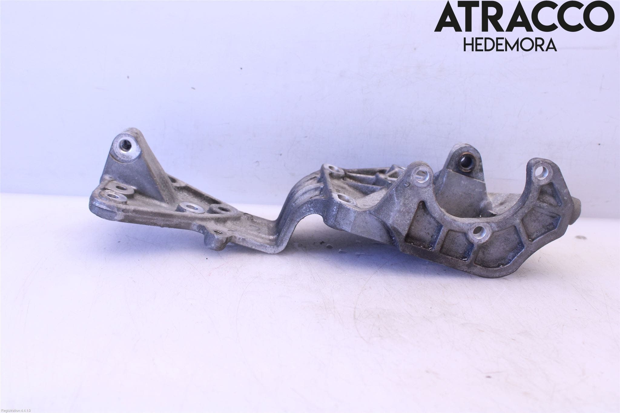 Volvo S80 07-13 Styrservopumpsfäste