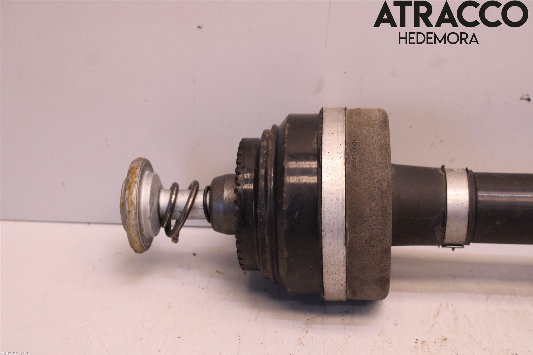 BMW 5 G30/G31/F90 17-23 Drivaxel Bak Höger