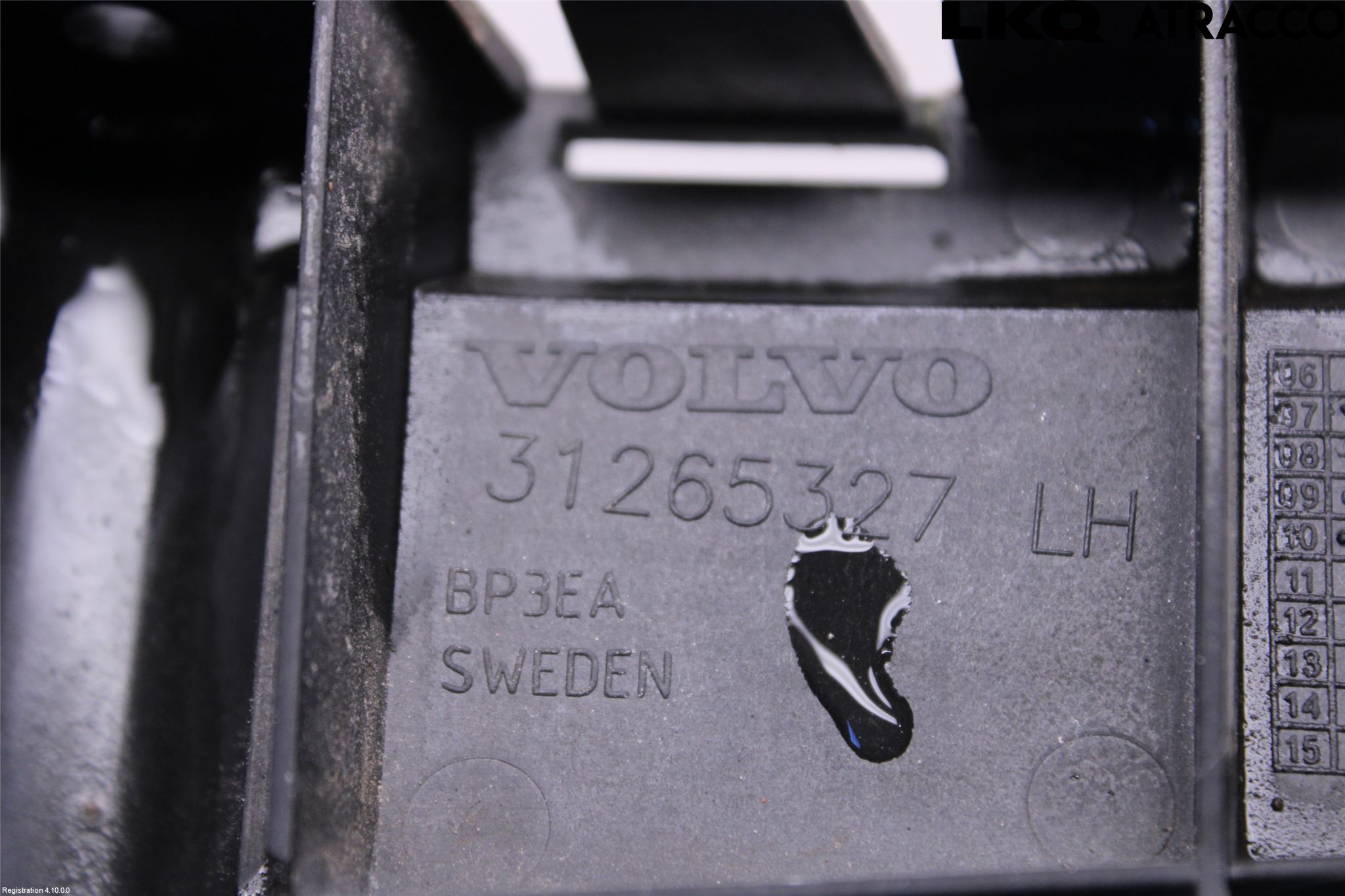Volvo V70 08-13 Stötfångarfäste Bak Vä