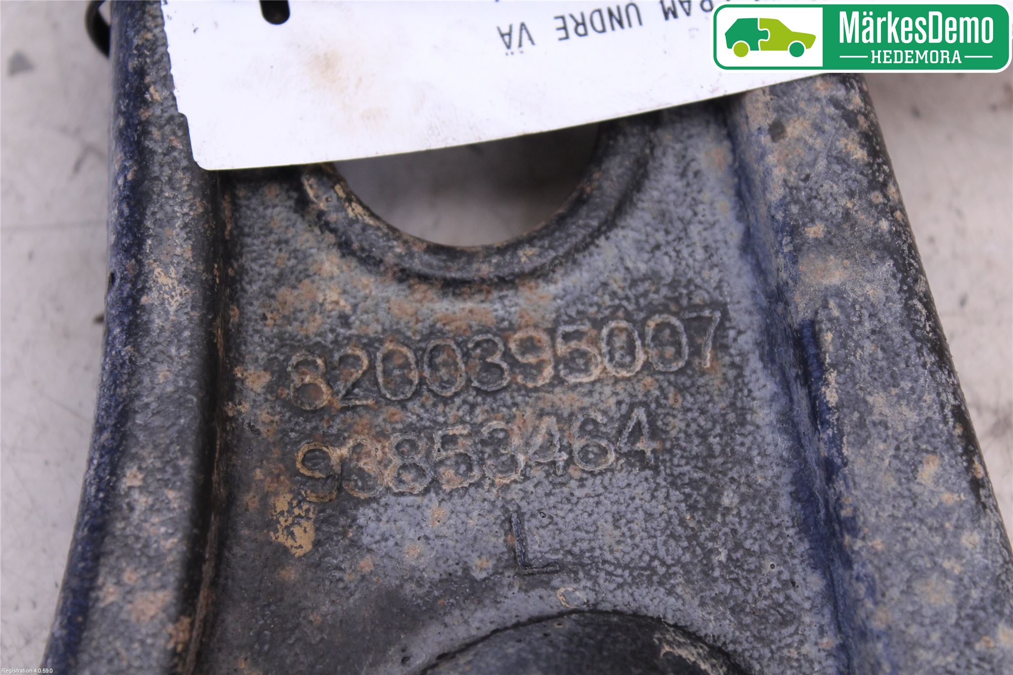 Renault TRAFIC   02-14 Bärarm Fram Undre Vä